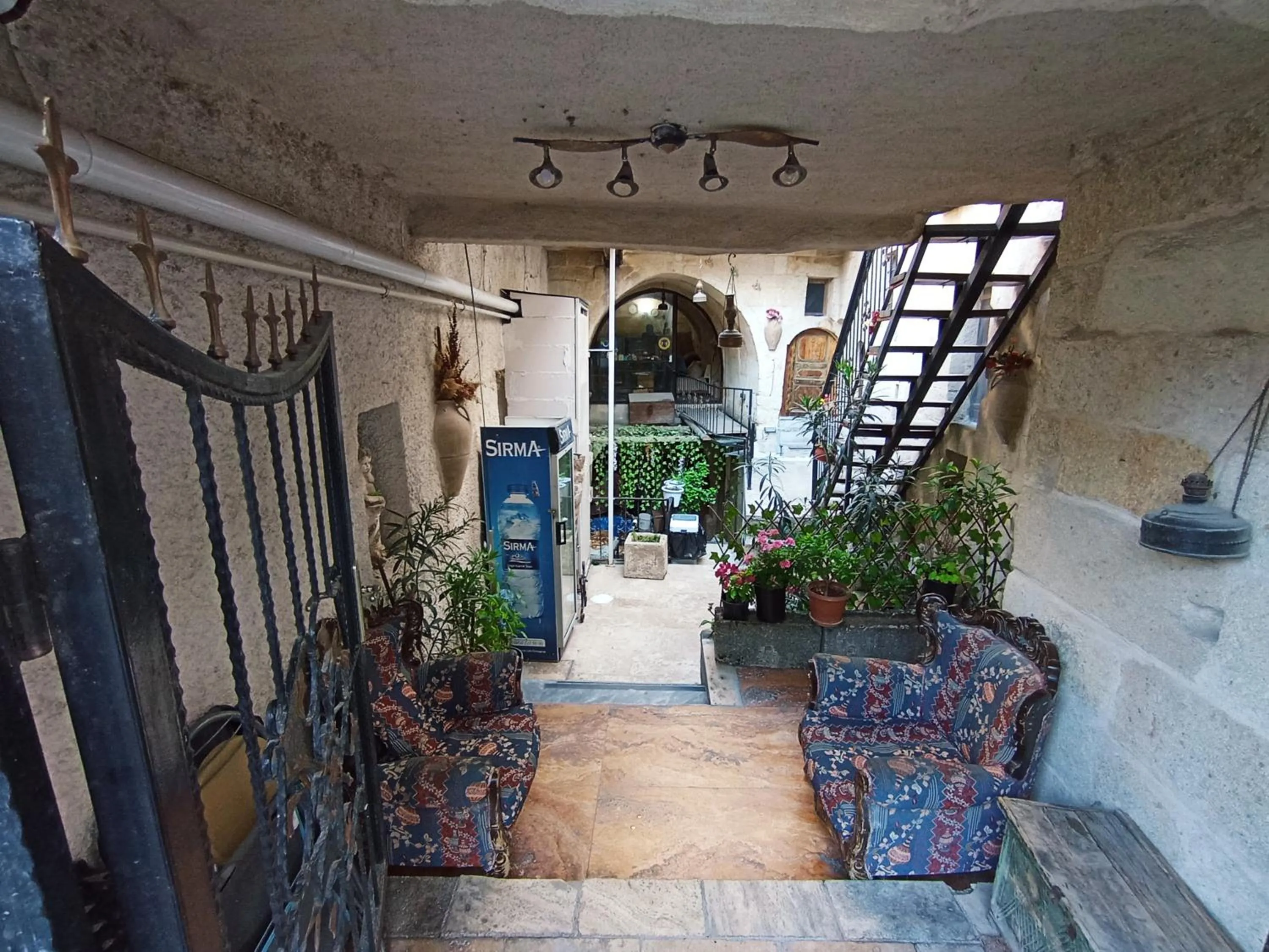 Property building in Sandık cave suites