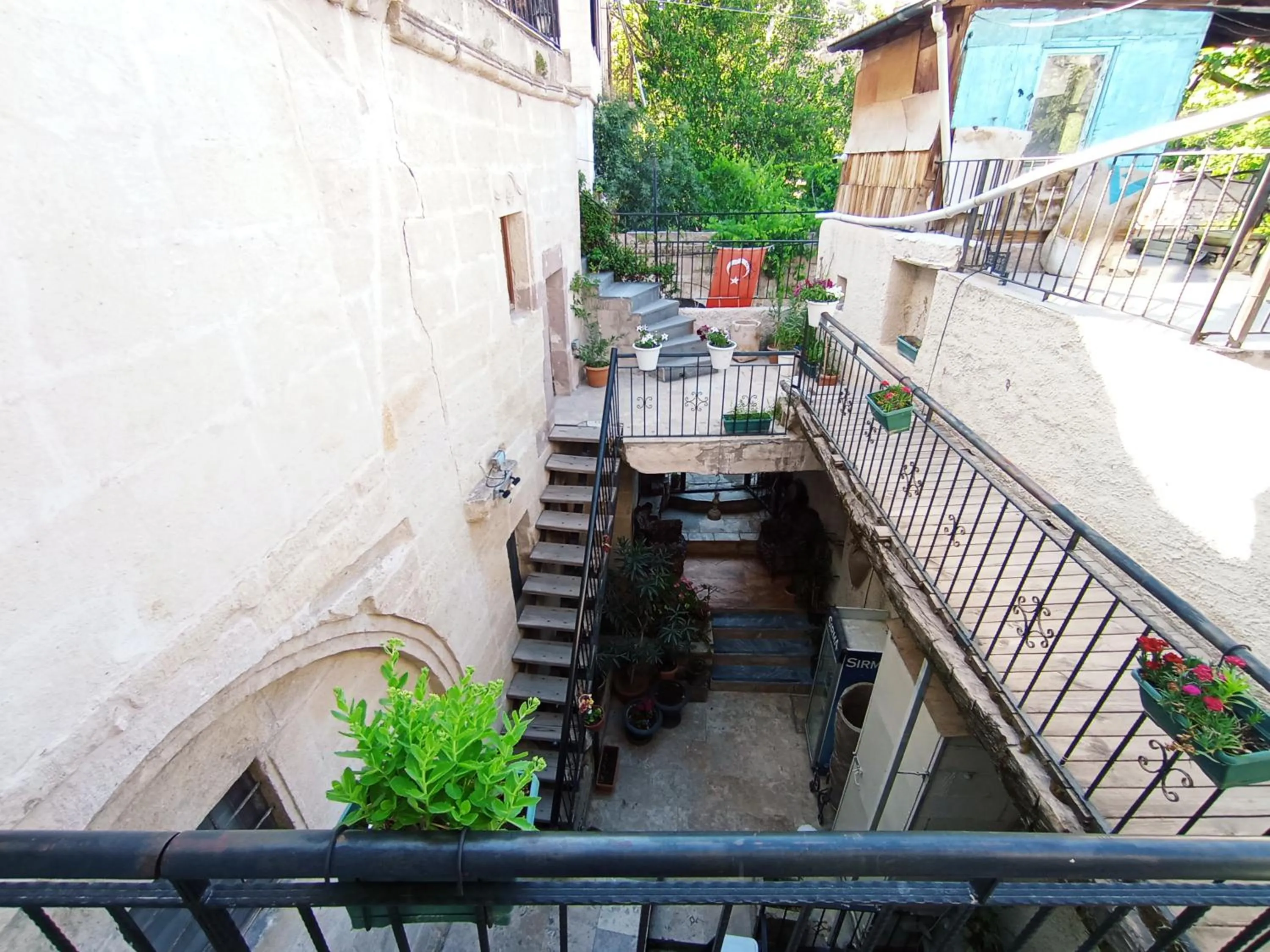 Property building in Sandık cave suites