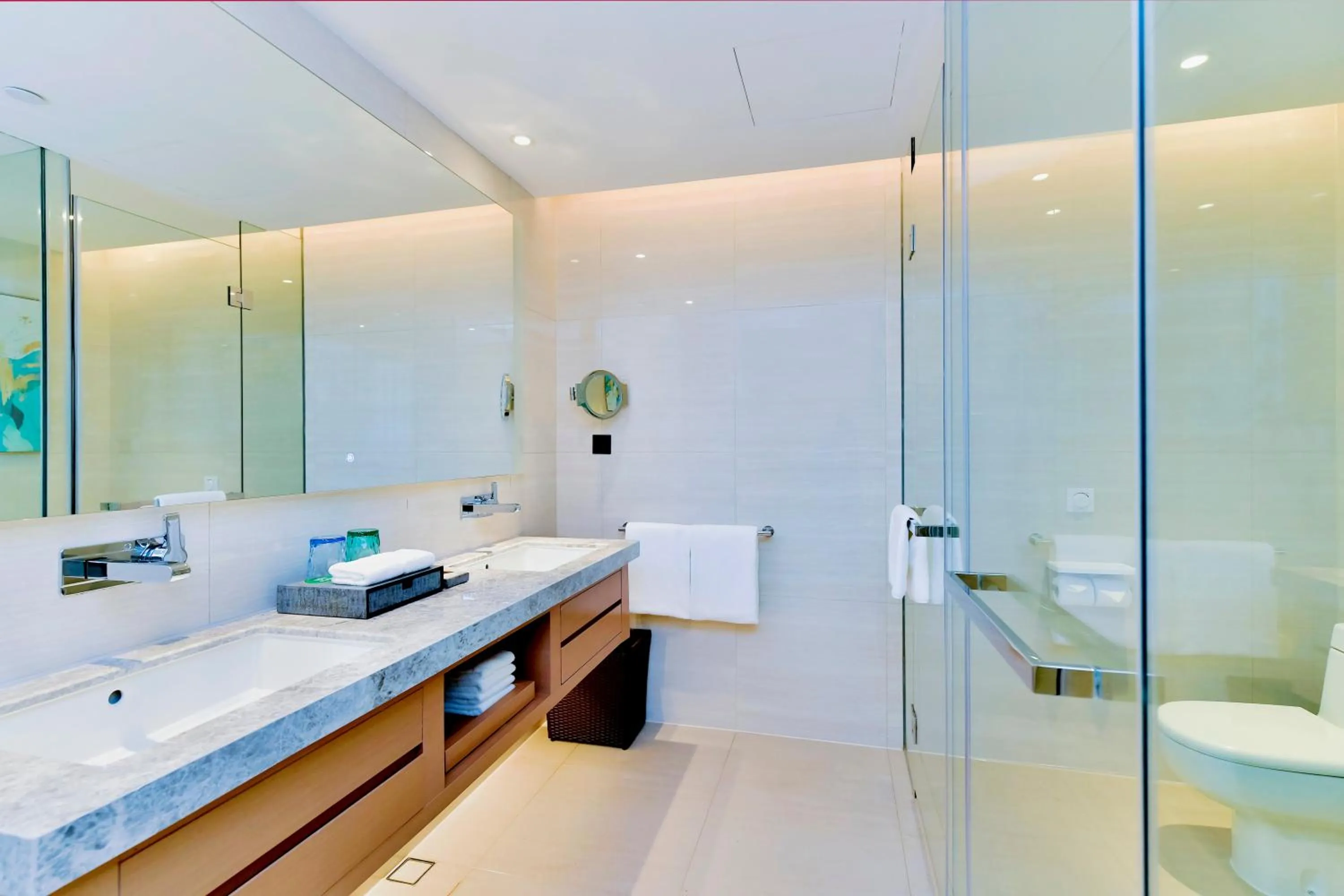 Bedroom in Holiday Inn Changsha Dawangshan by IHG