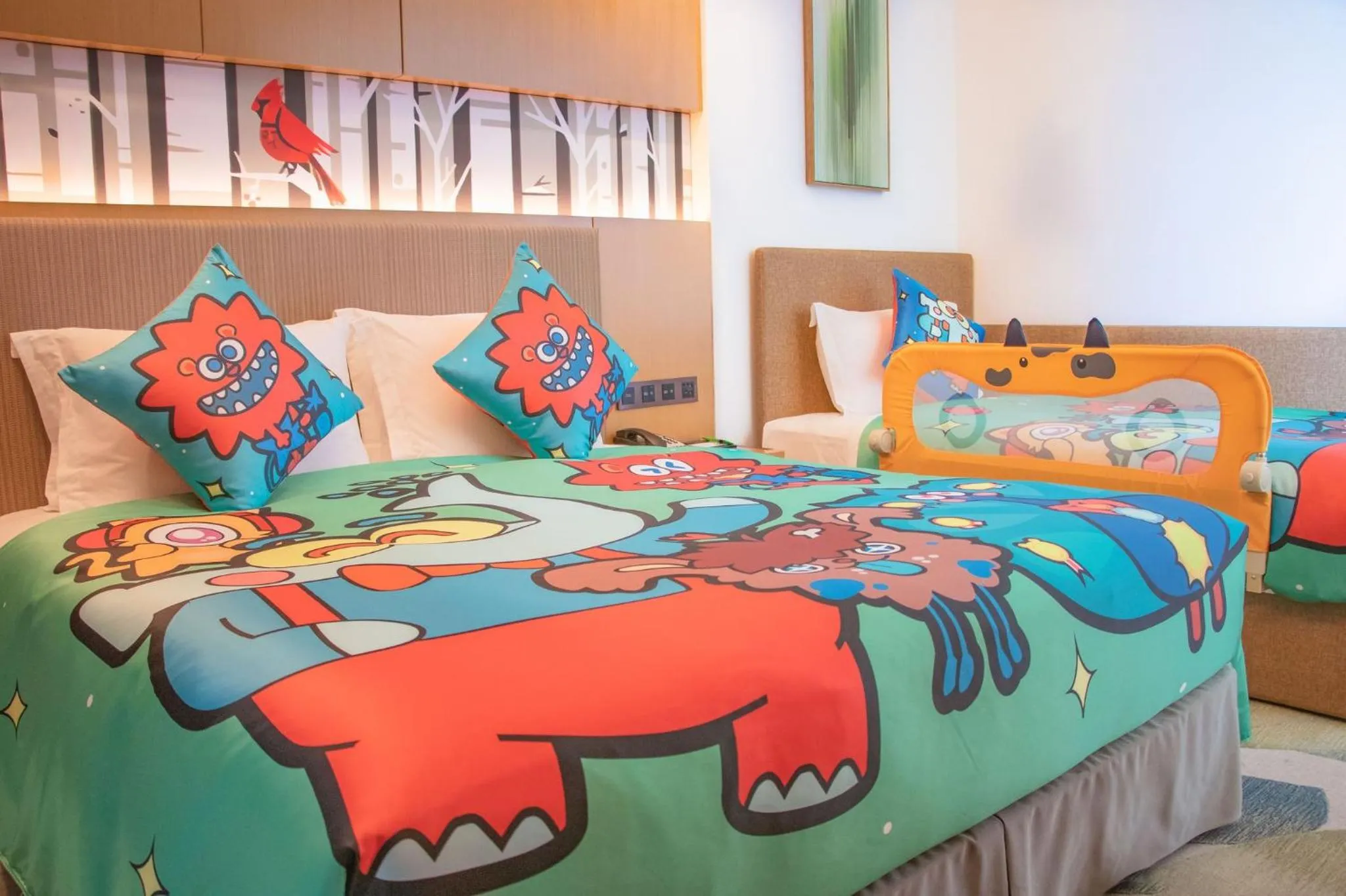 Photo of the whole room, Bed in Holiday Inn Changsha Dawangshan by IHG