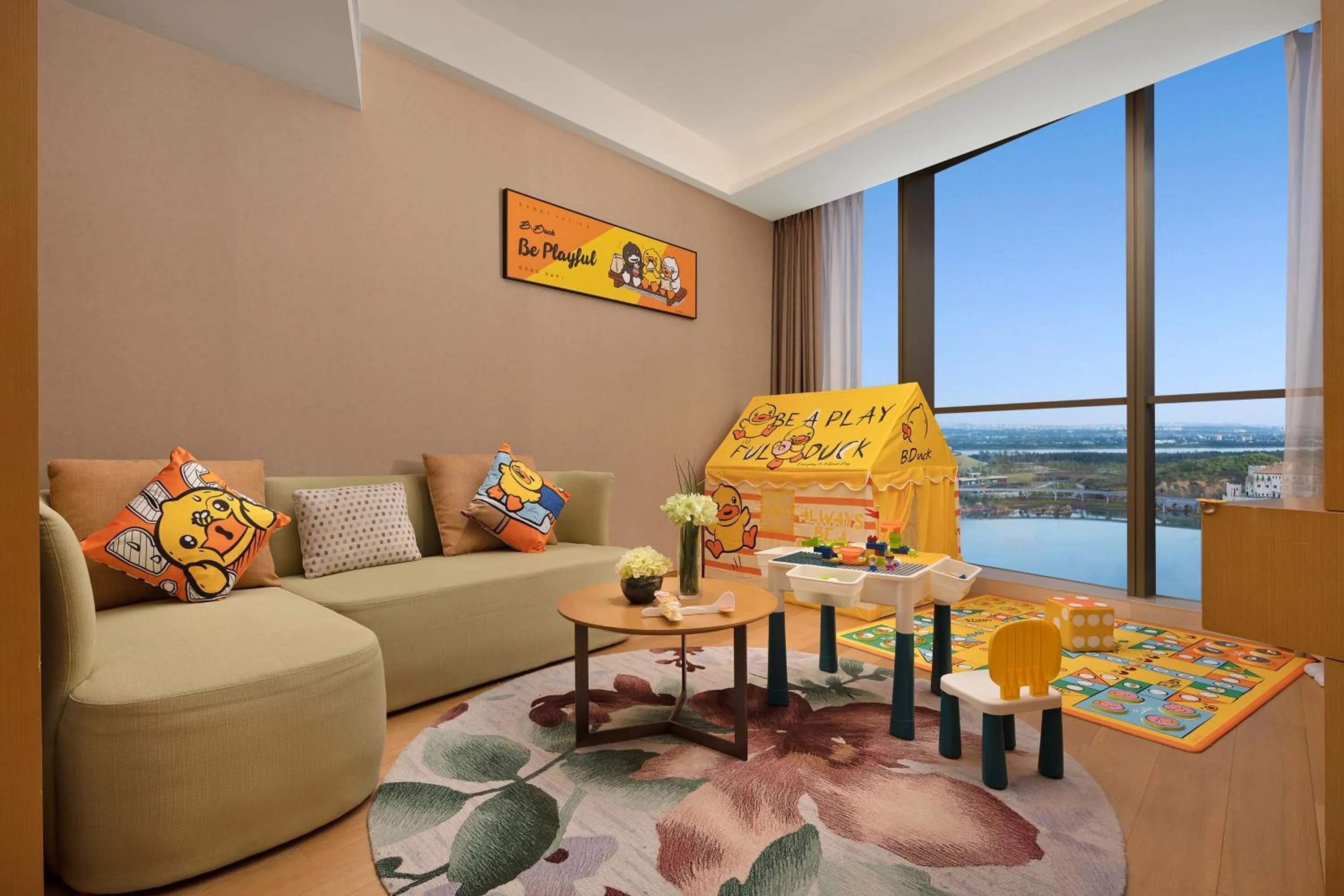 Bedroom in Holiday Inn Changsha Dawangshan by IHG