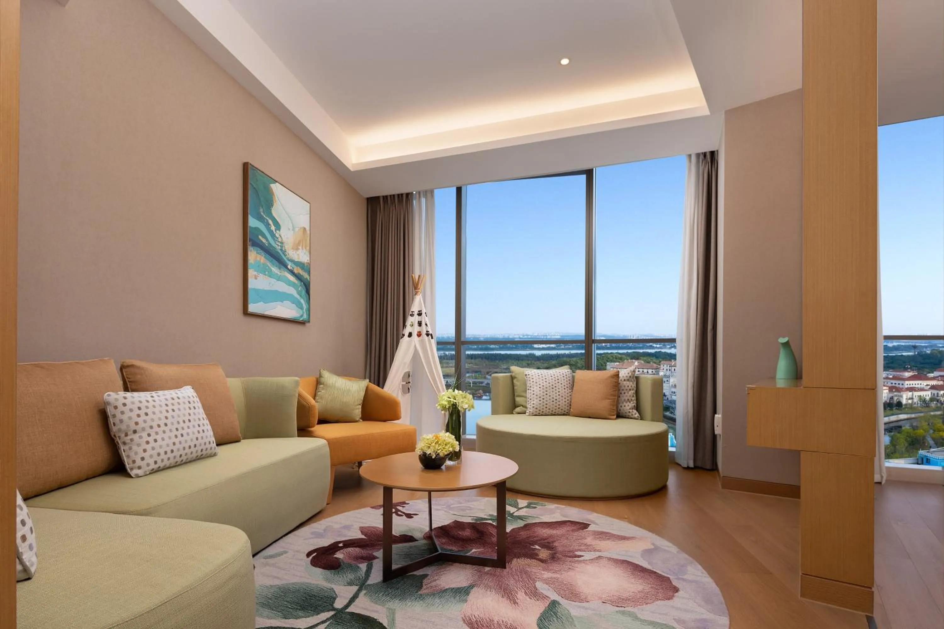 Bedroom in Holiday Inn Changsha Dawangshan by IHG