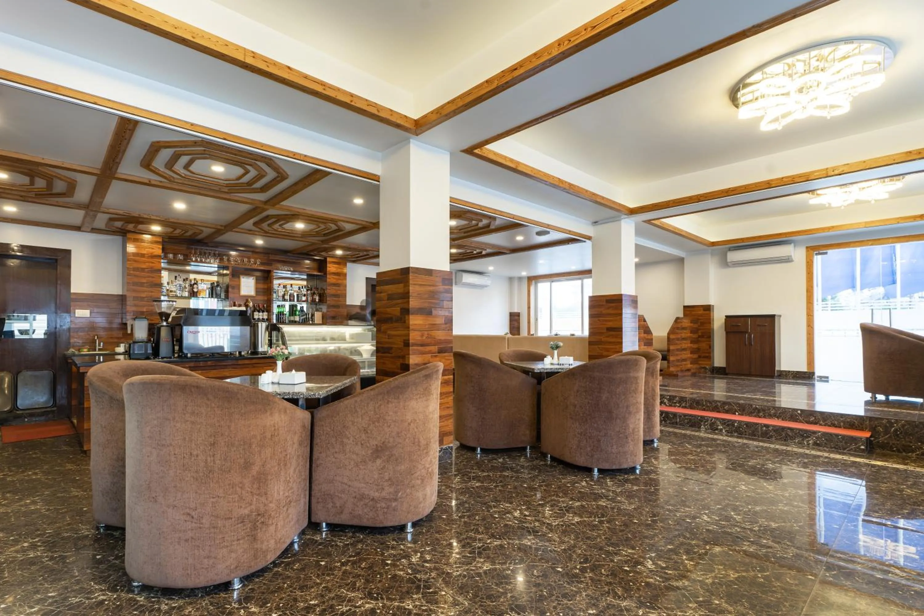 Restaurant/places to eat in Shangrila Blu Hotel