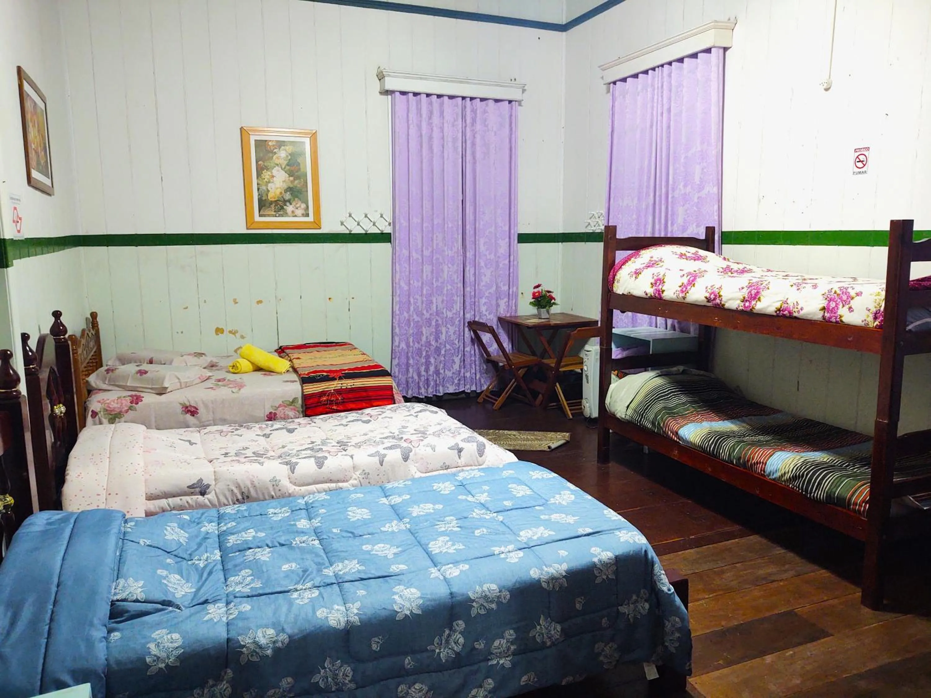 Photo of the whole room, Bed in Pousada Shamballah Paranapiacaba