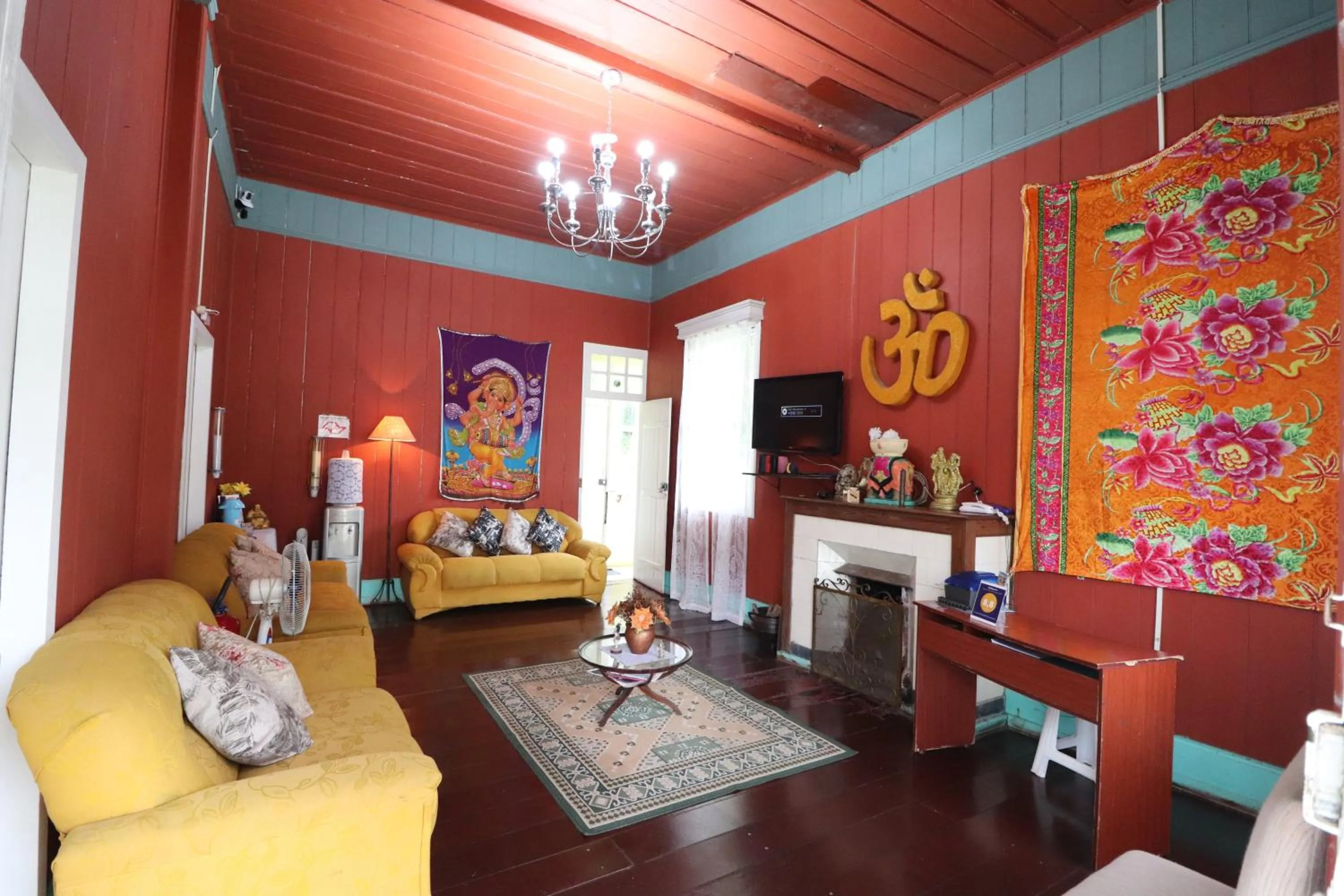 Living room in Pousada Shamballah Paranapiacaba