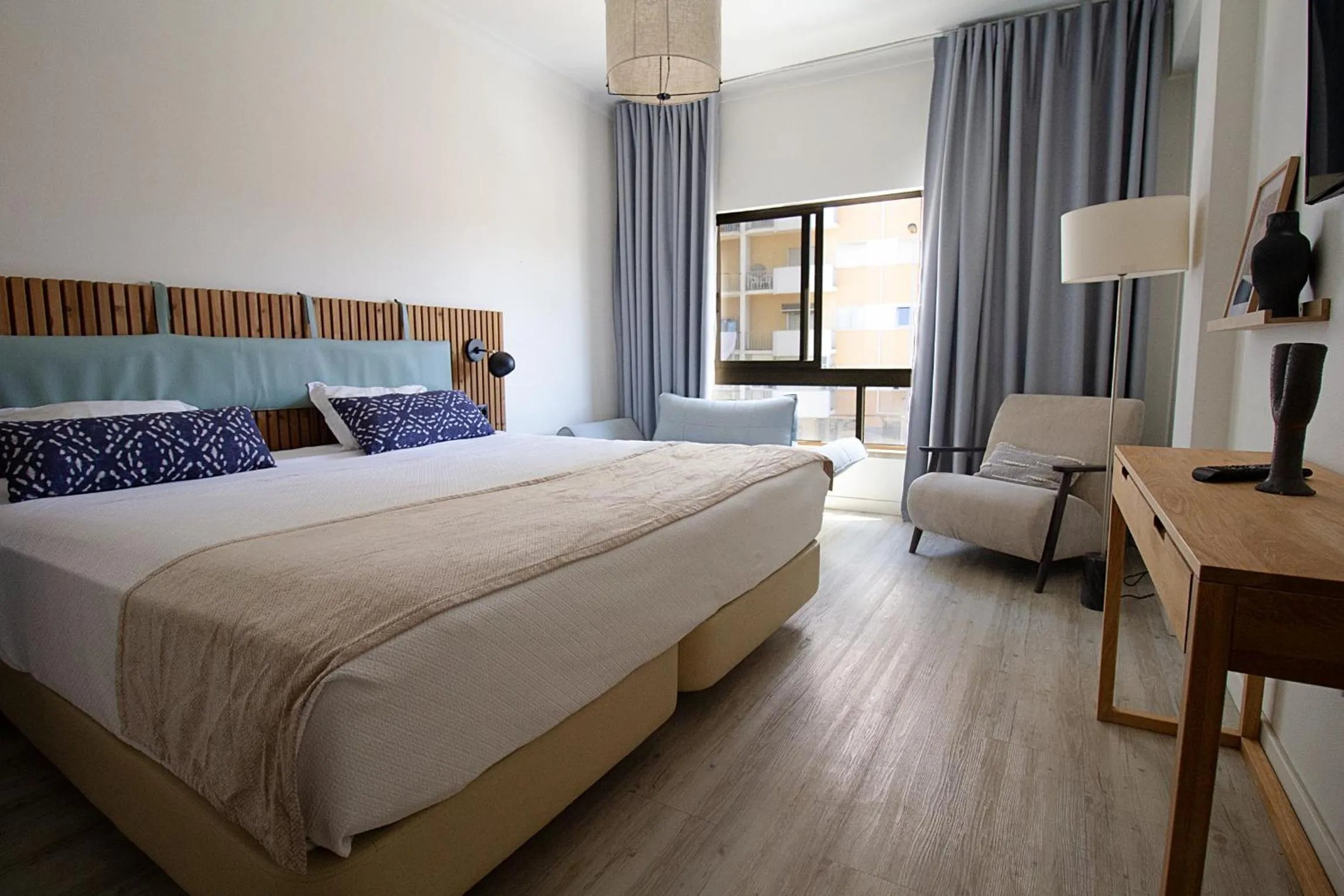 Bedroom, Bed in WOT Costa da Caparica Soul