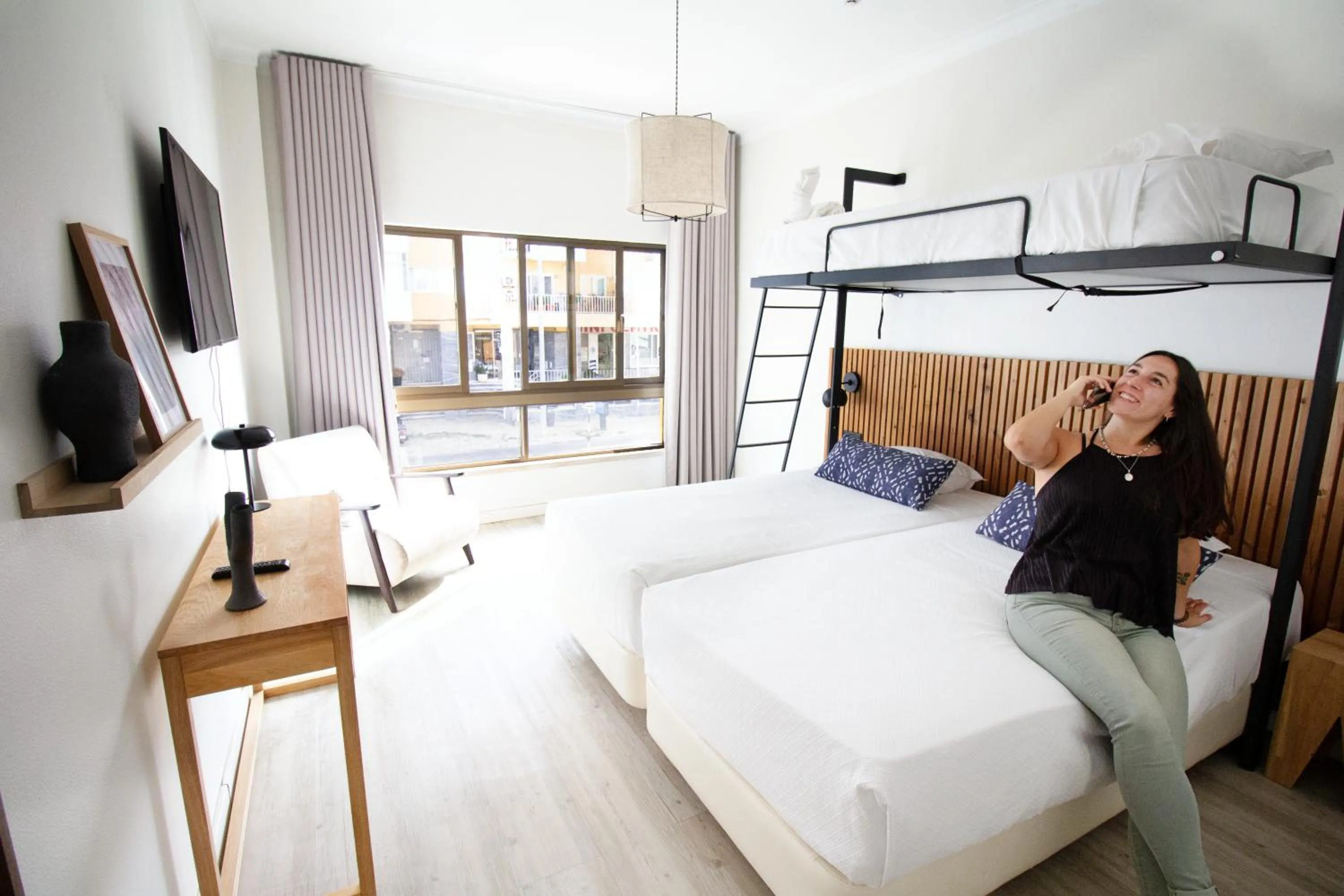 Bedroom, Bed in WOT Costa da Caparica Soul