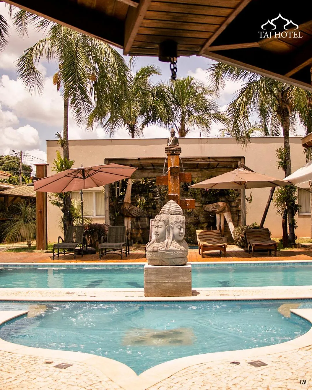 Swimming pool in Taj Hotel