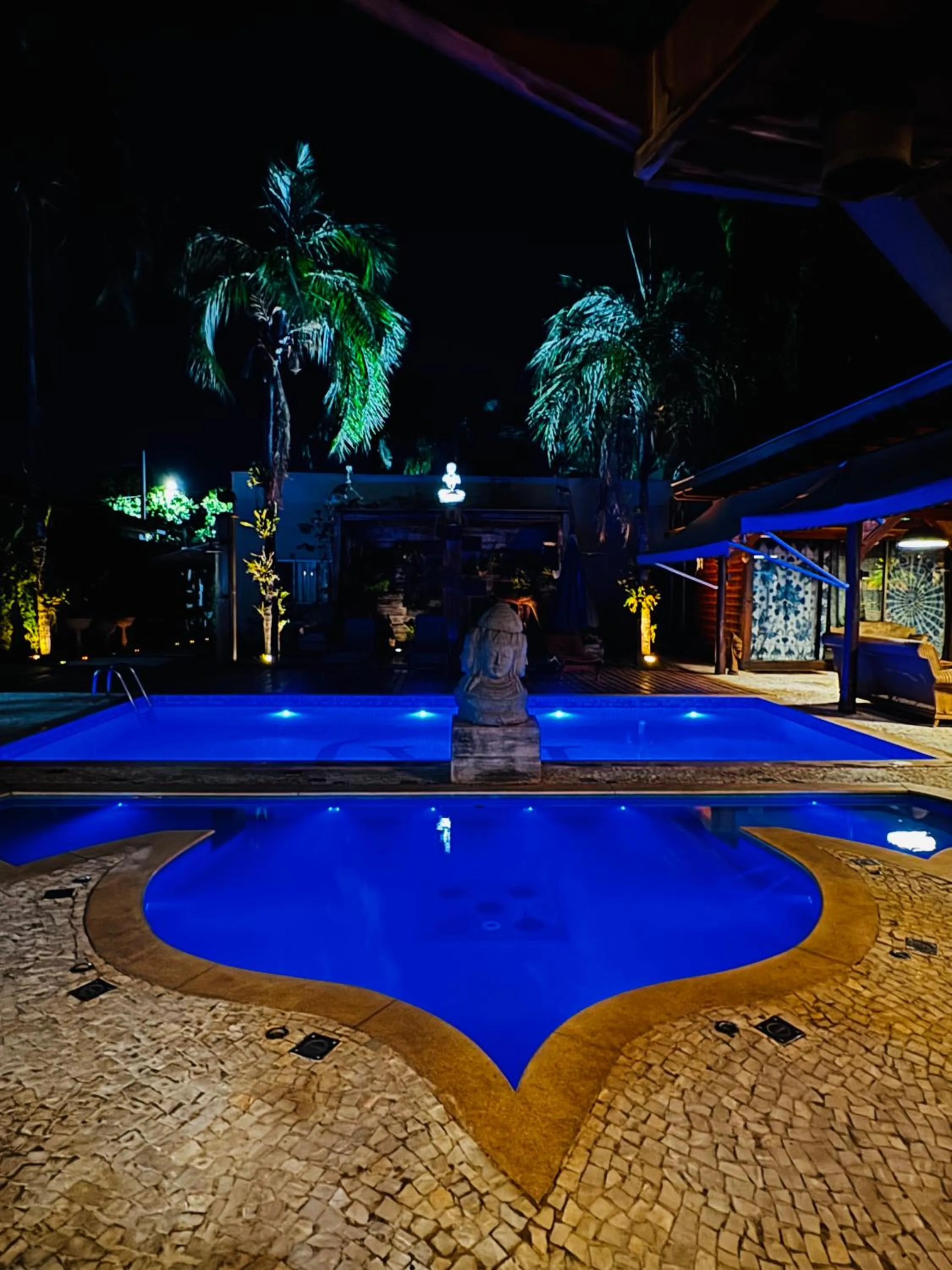 Swimming pool in Taj Hotel