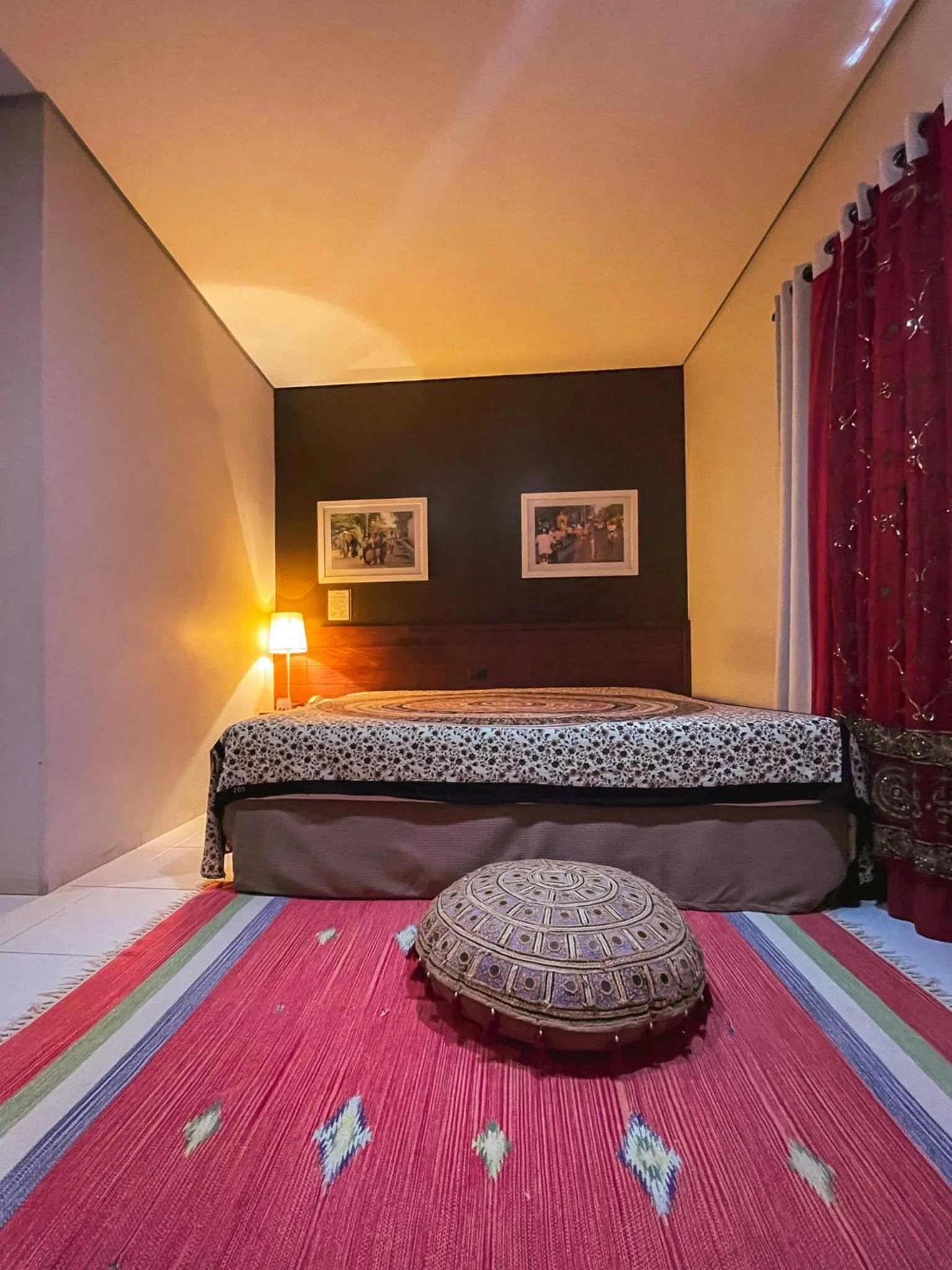 Photo of the whole room, Bed in Taj Hotel