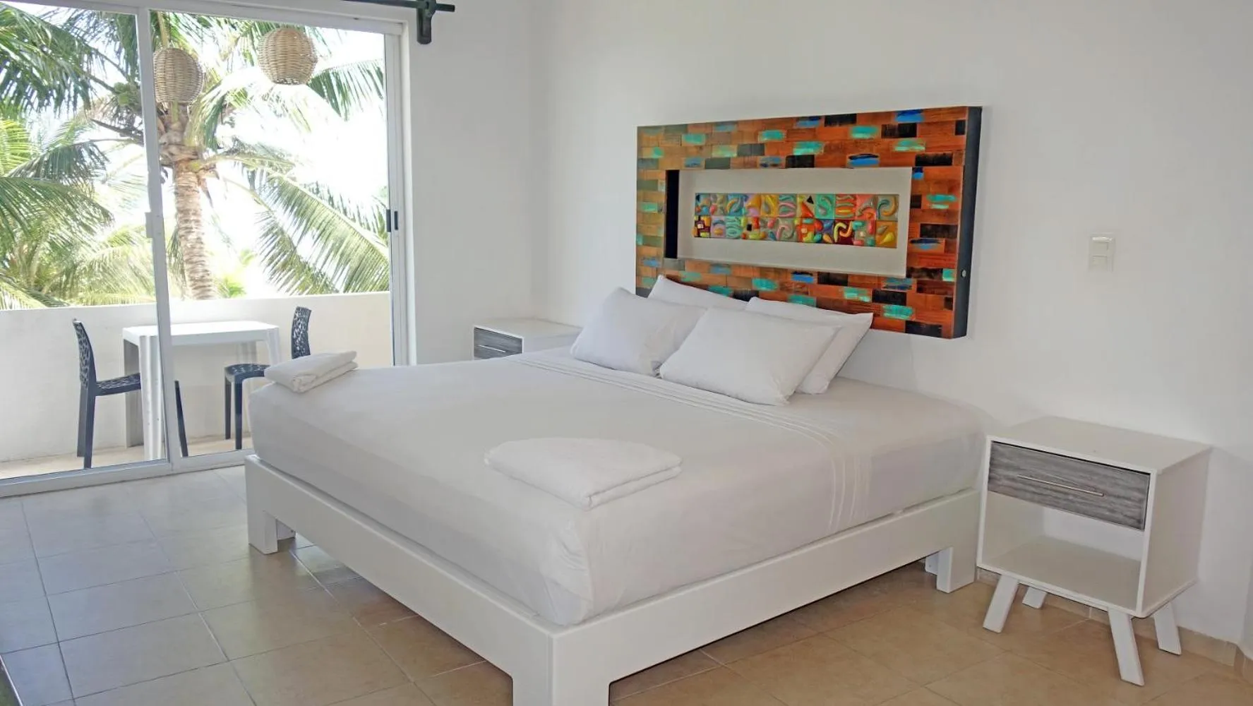 Bed in El Fuerte Beach Apartments