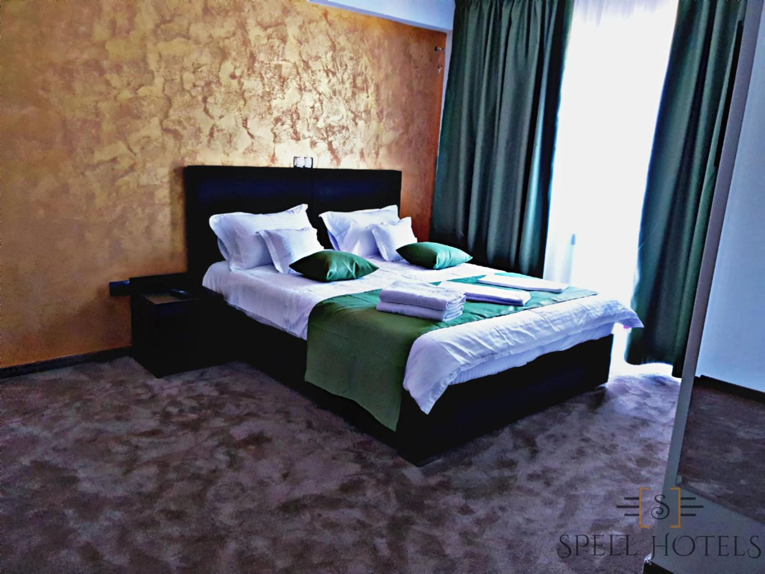 Photo of the whole room, Bed in Spell Hotels