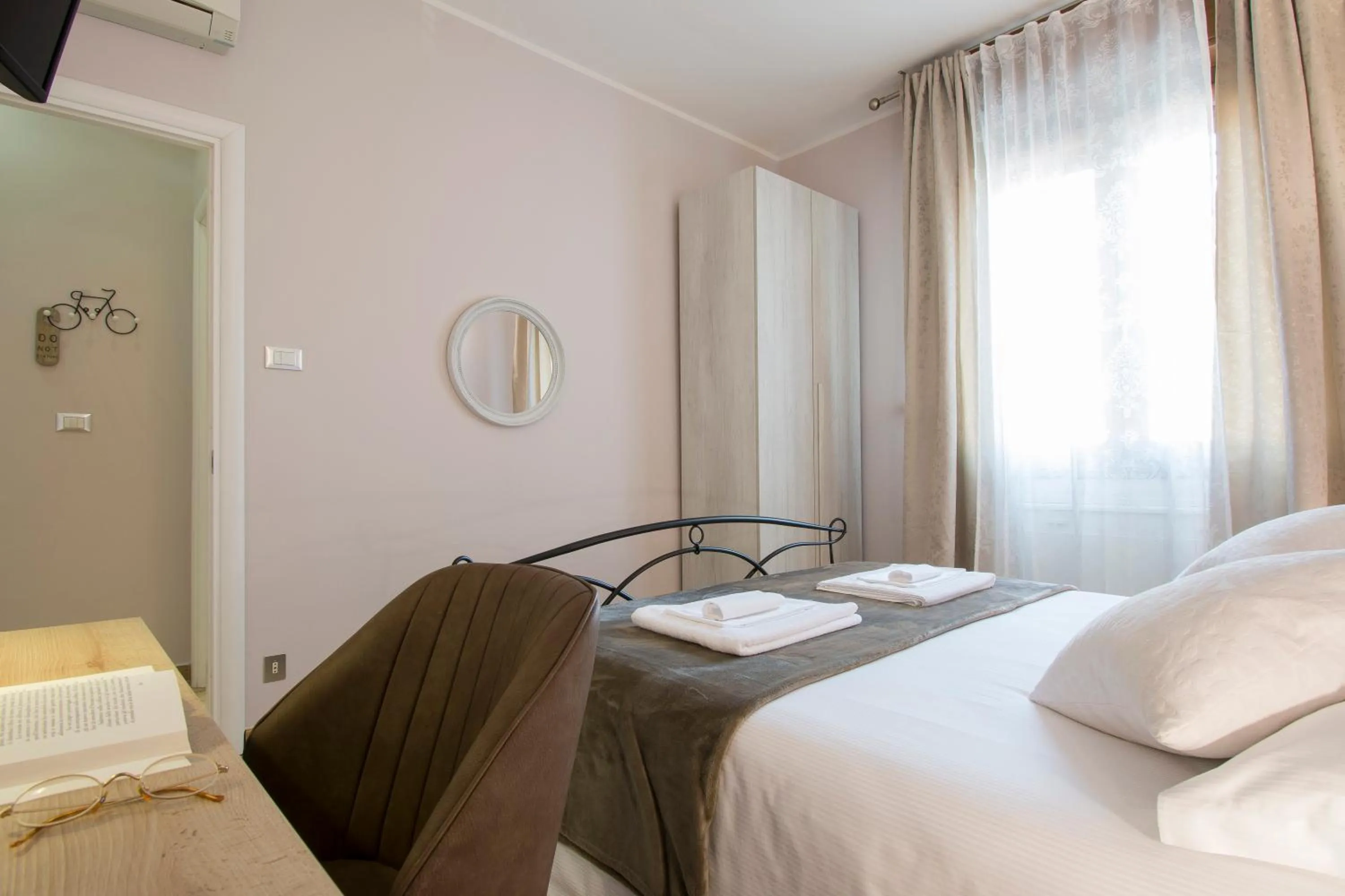 Photo of the whole room, Bed in Il Mughetto