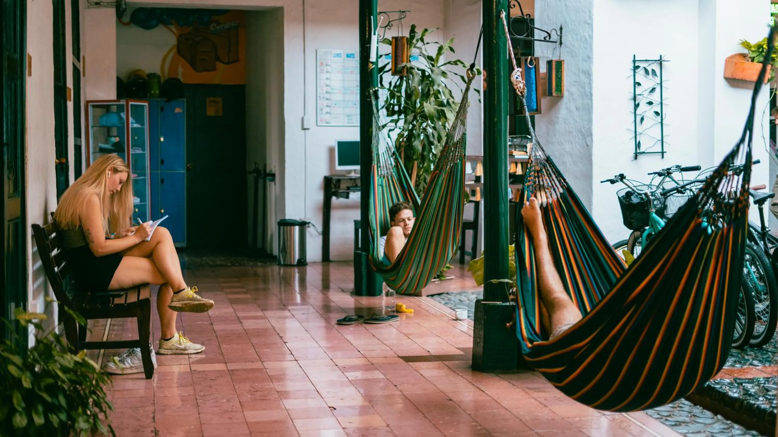 Patio in Viajero Hostel Cali & Salsa School