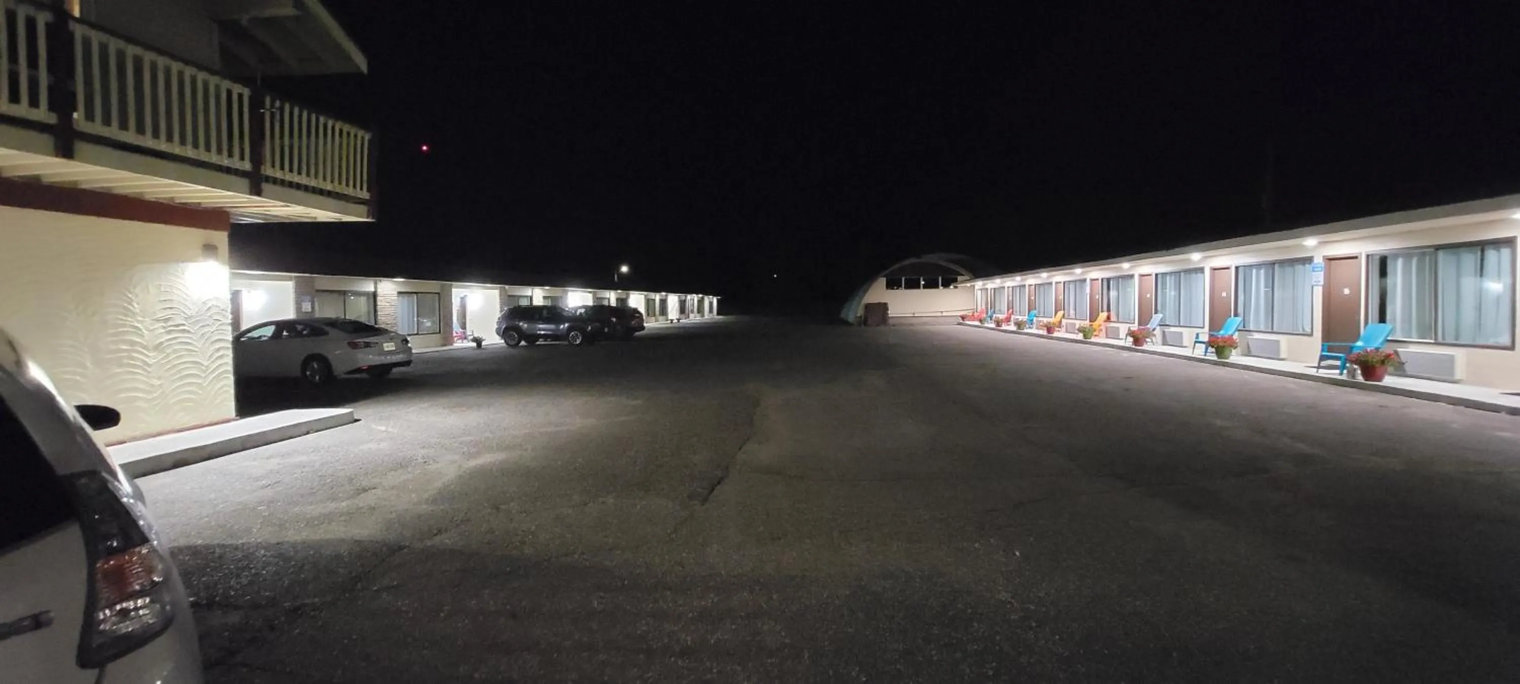 Property building in North Shore Wayside Inn