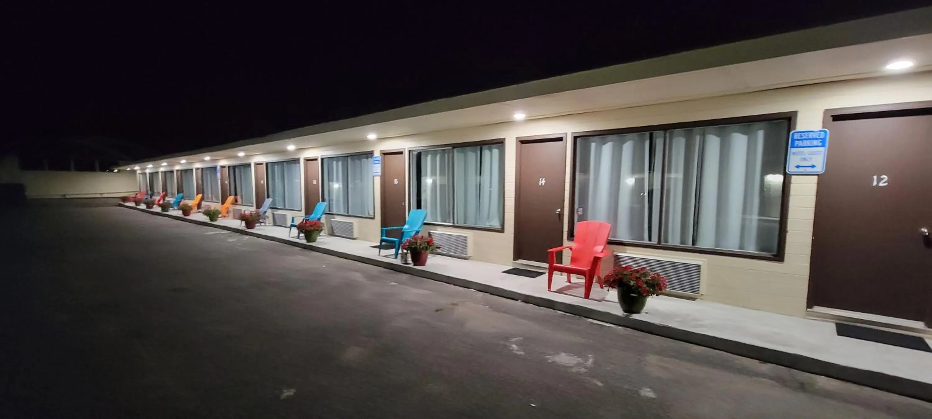 Property building in North Shore Wayside Inn