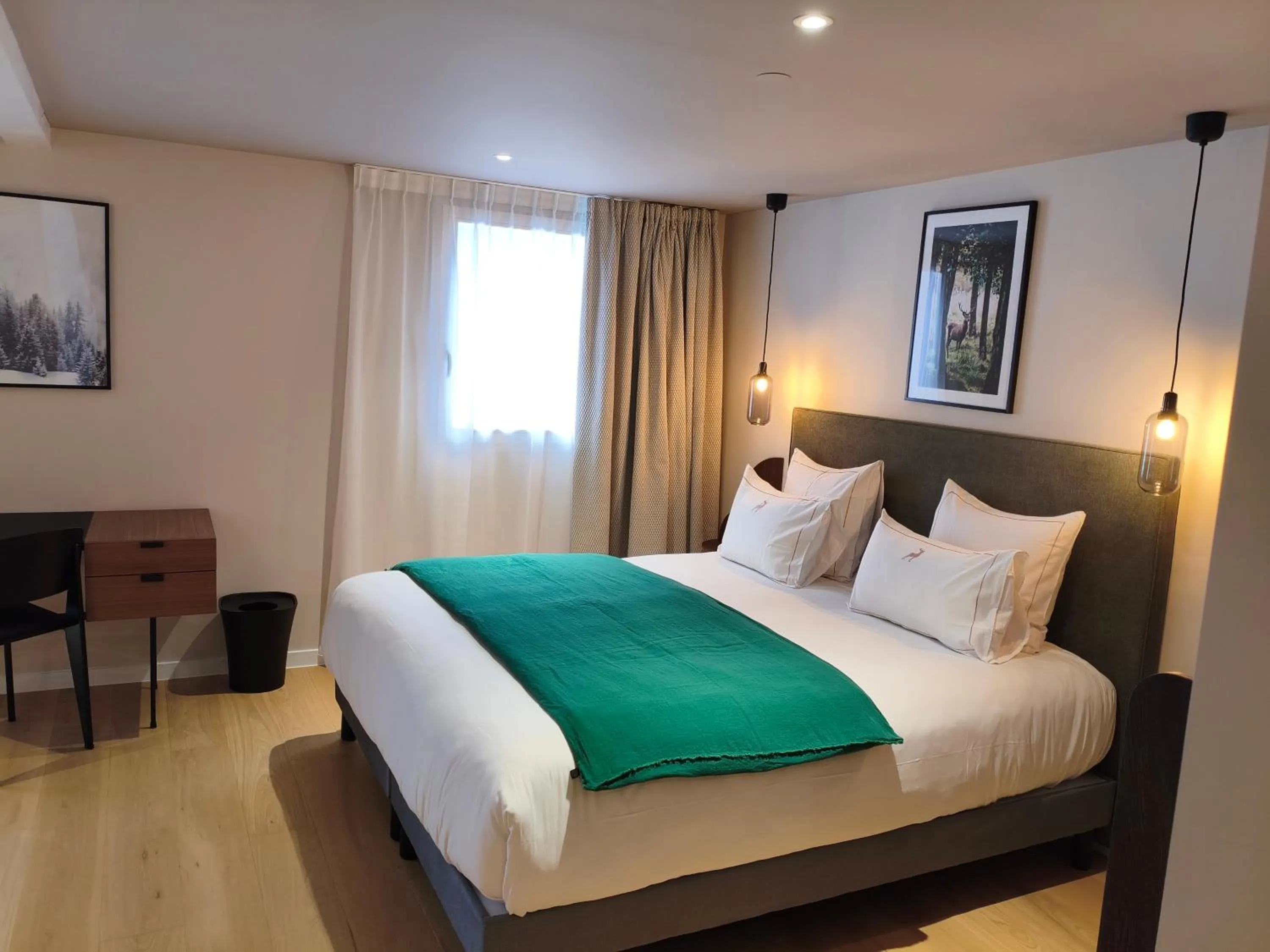 Bedroom, Bed in Hôtel Restaurant Spa Les Jardins De Sophie