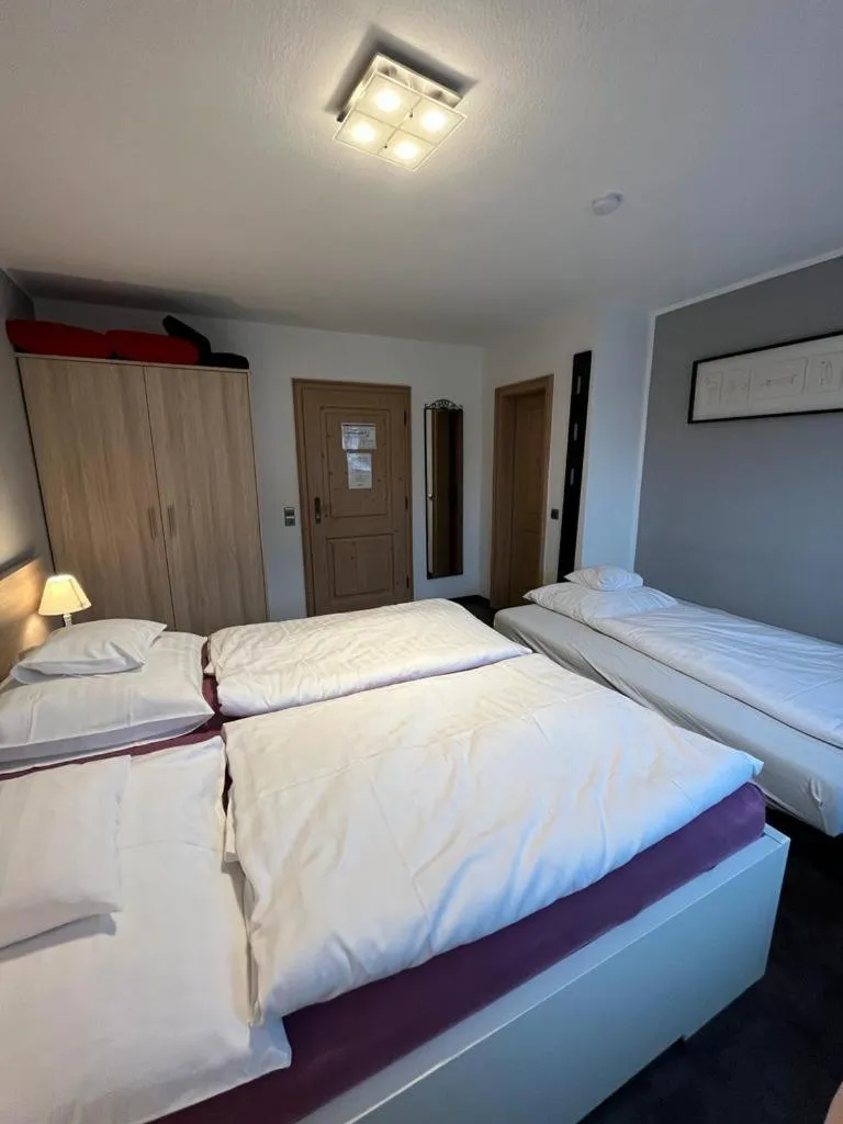 Photo of the whole room, Bed in Hotel Clemens