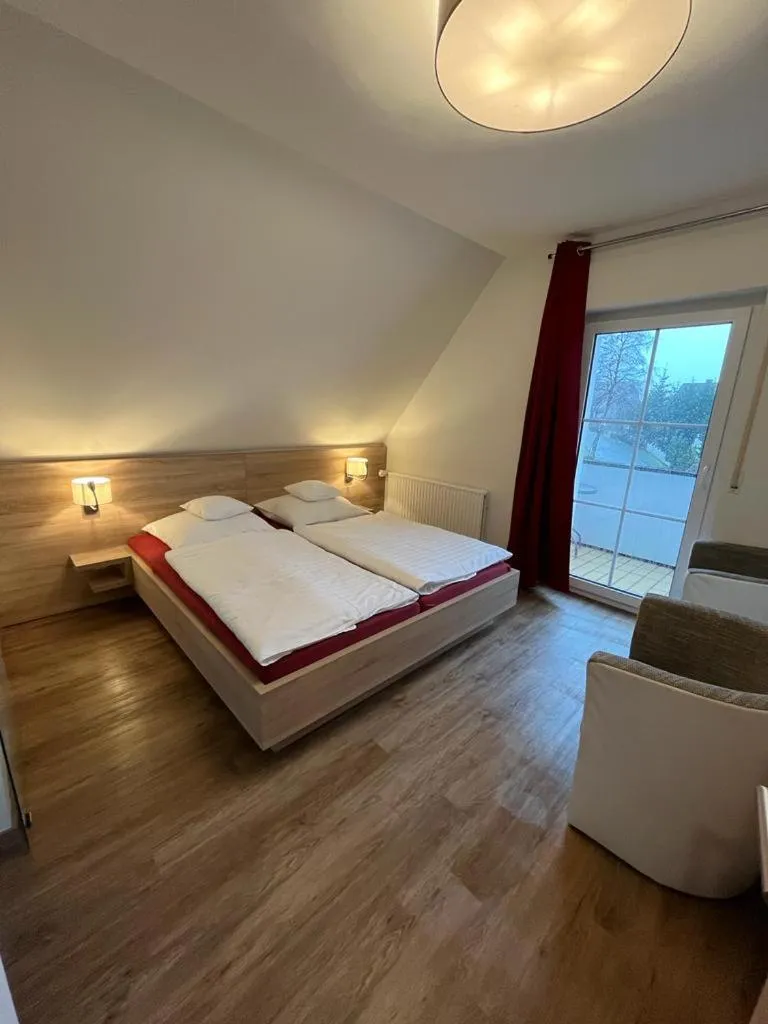 Photo of the whole room, Bed in Hotel Clemens