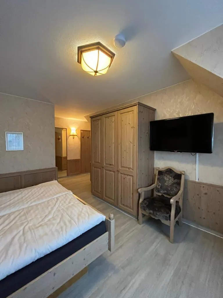 Photo of the whole room, Bed in Hotel Clemens