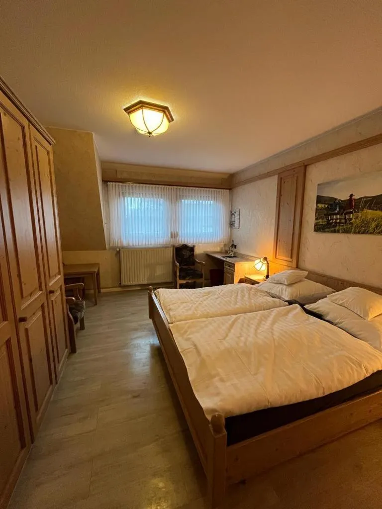 Photo of the whole room, Bed in Hotel Clemens