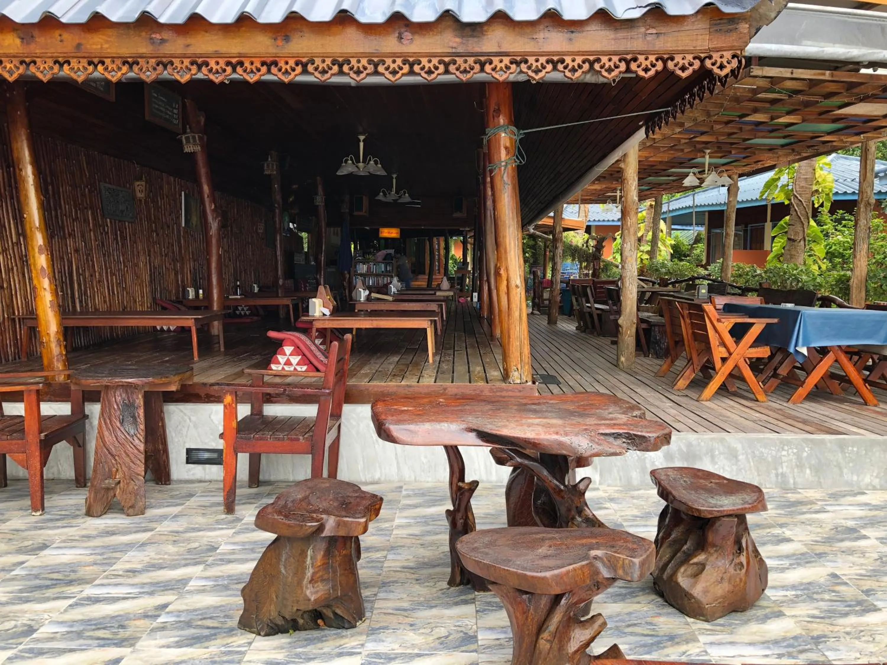 Restaurant/places to eat in Koh Tao Tropicana Resort