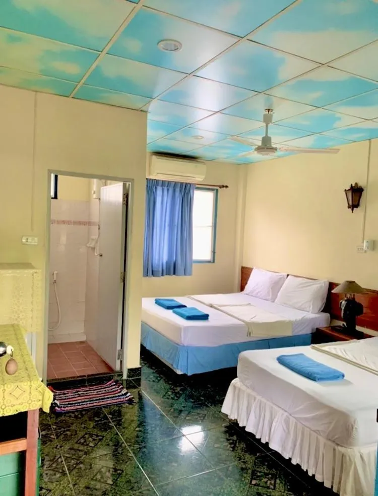 Bed in Koh Tao Tropicana Resort