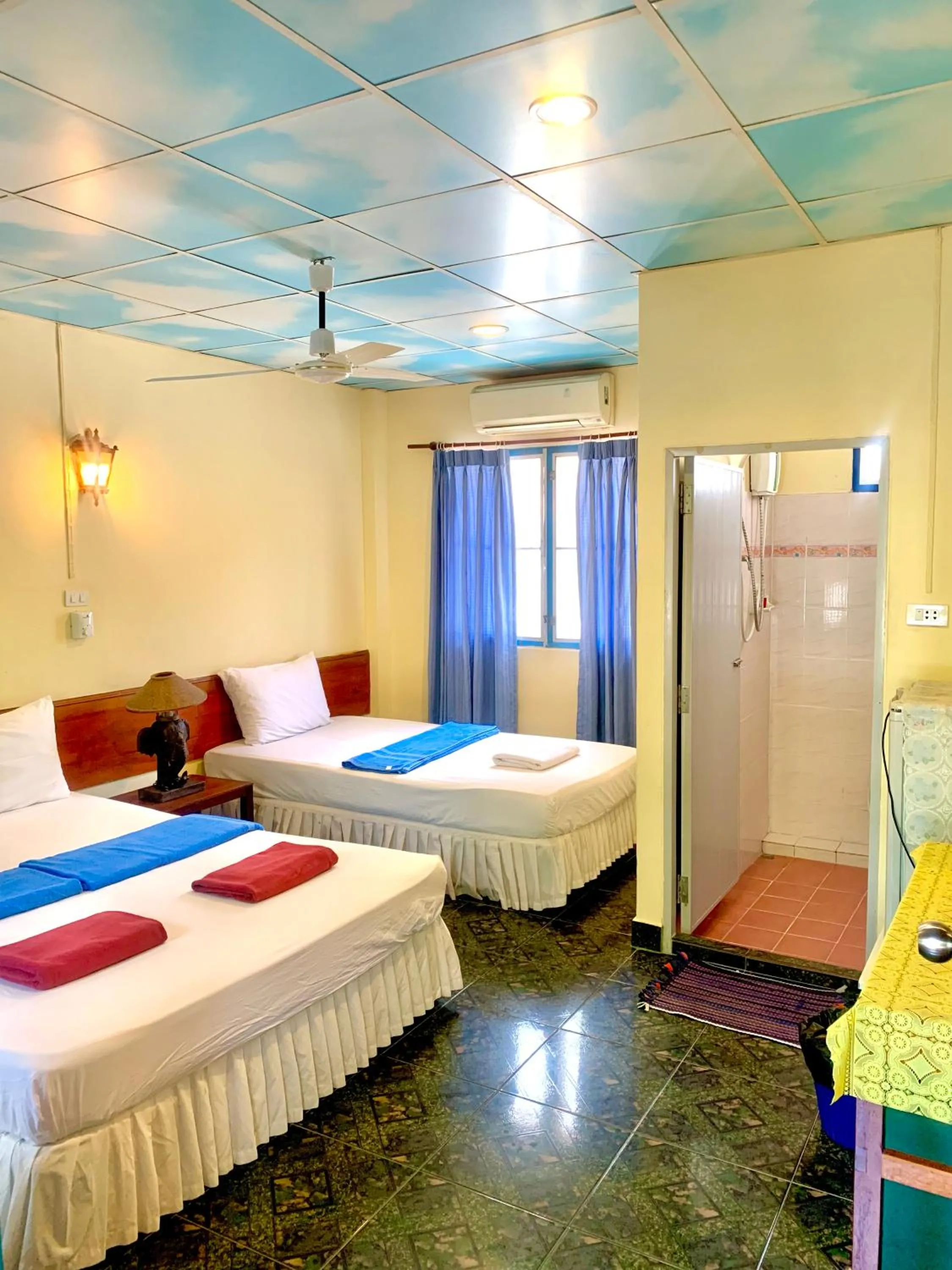 Bed in Koh Tao Tropicana Resort