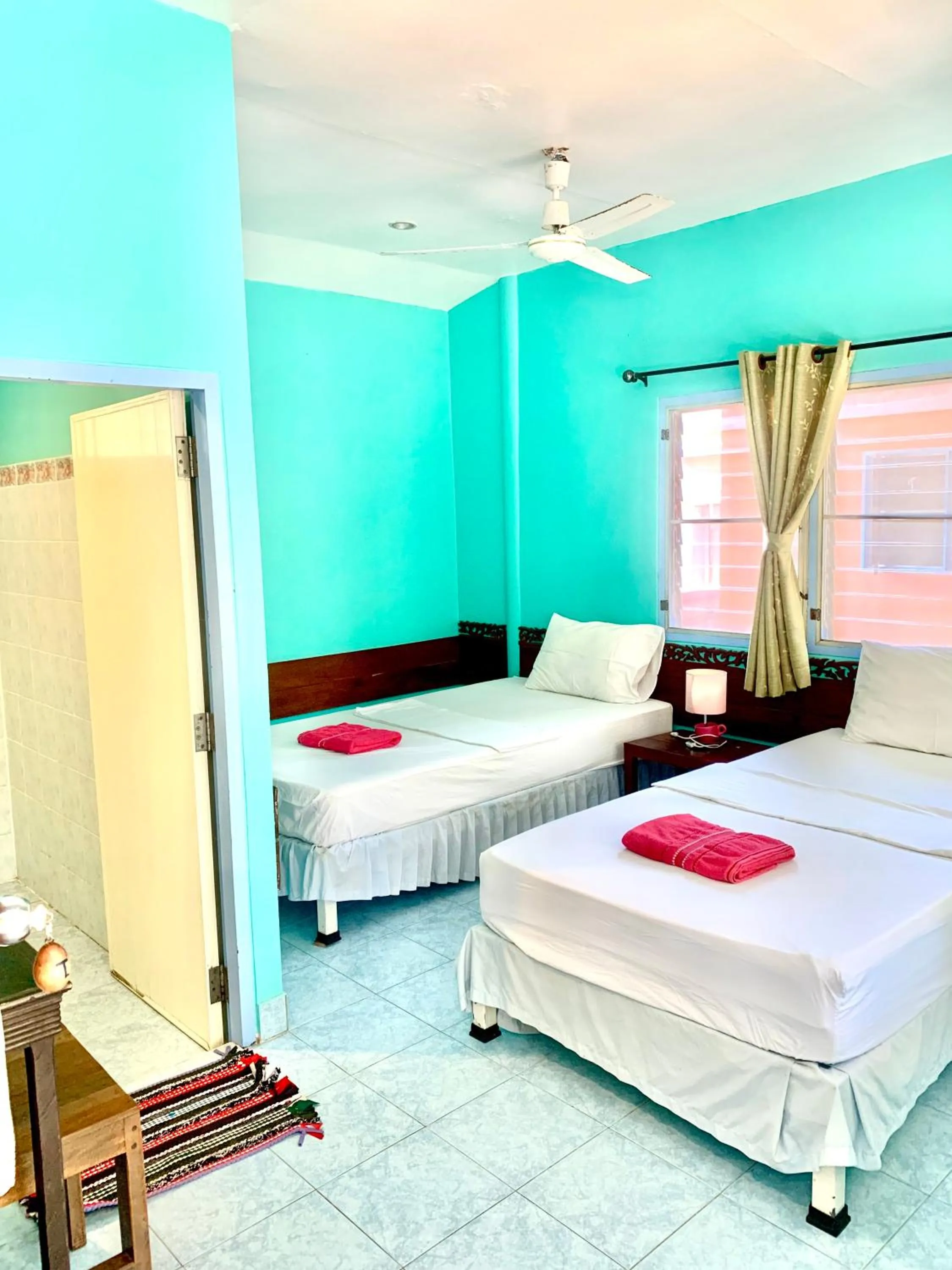 Bed in Koh Tao Tropicana Resort