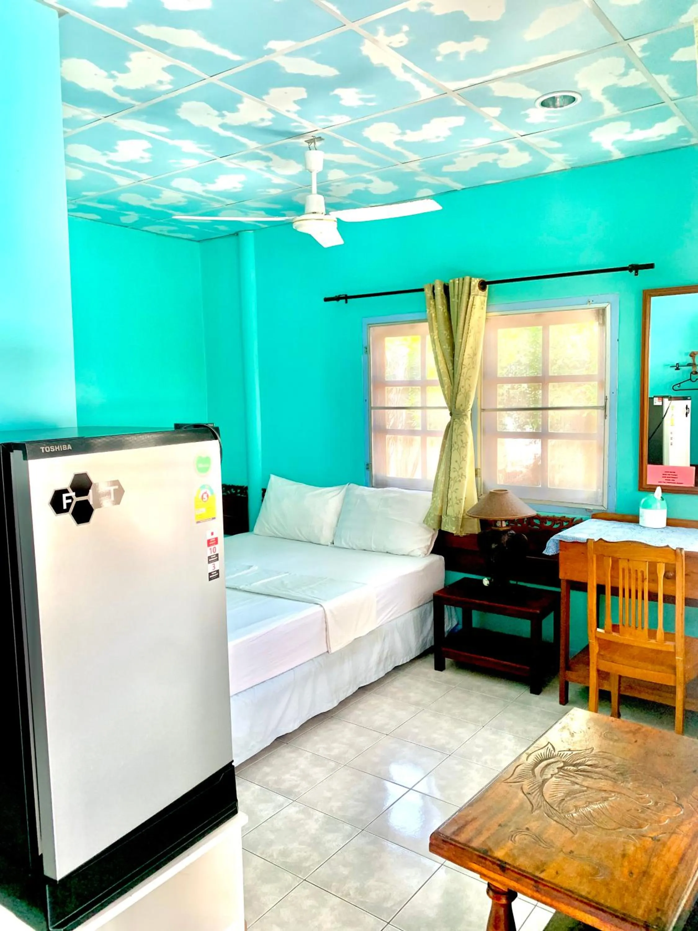 Bed in Koh Tao Tropicana Resort