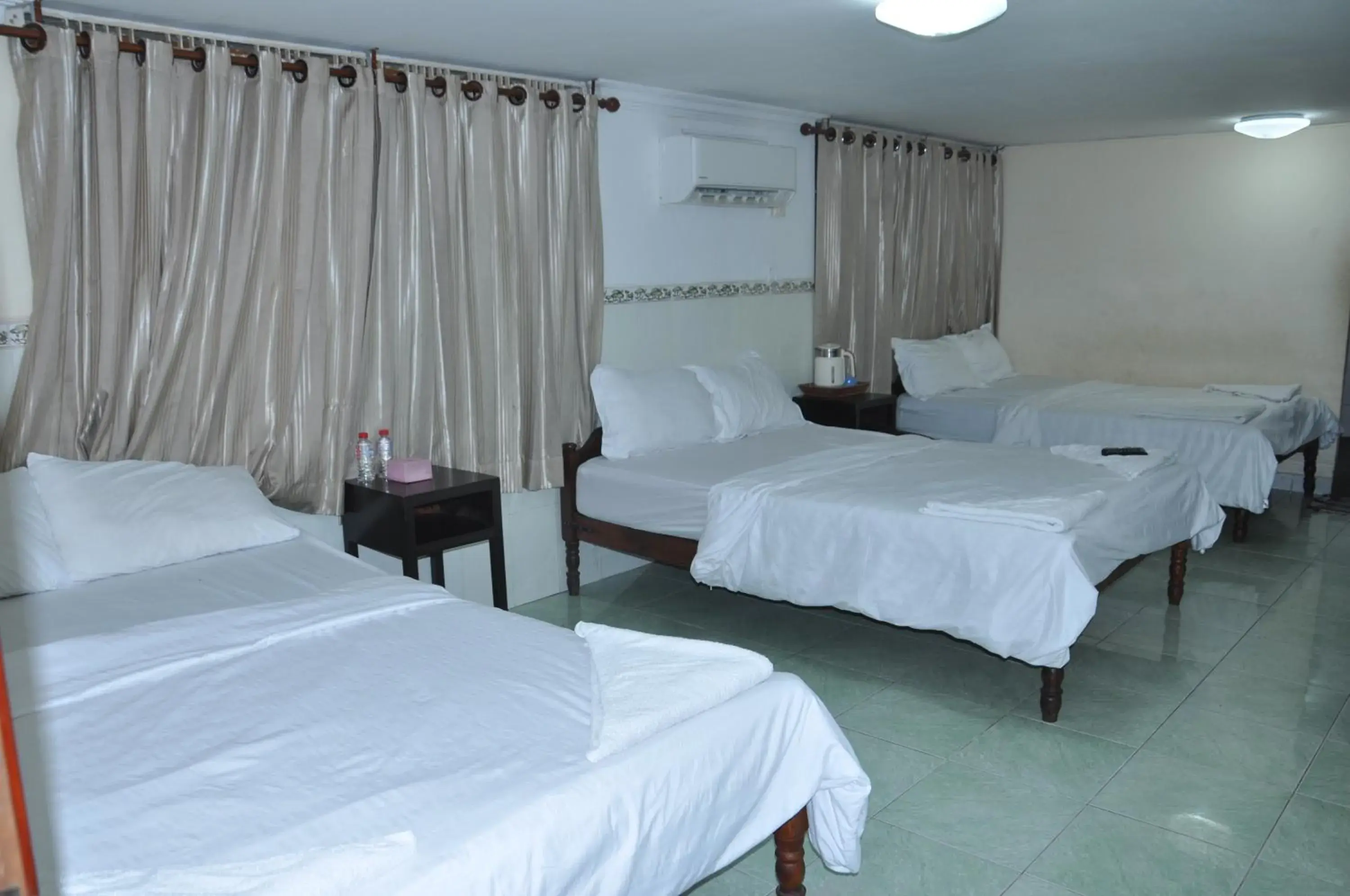 4 Family Room 6 in Velkommen Guesthouse Phnom Penh 4 Family Room 6 in Velkommen Guesthouse Phnom Penh