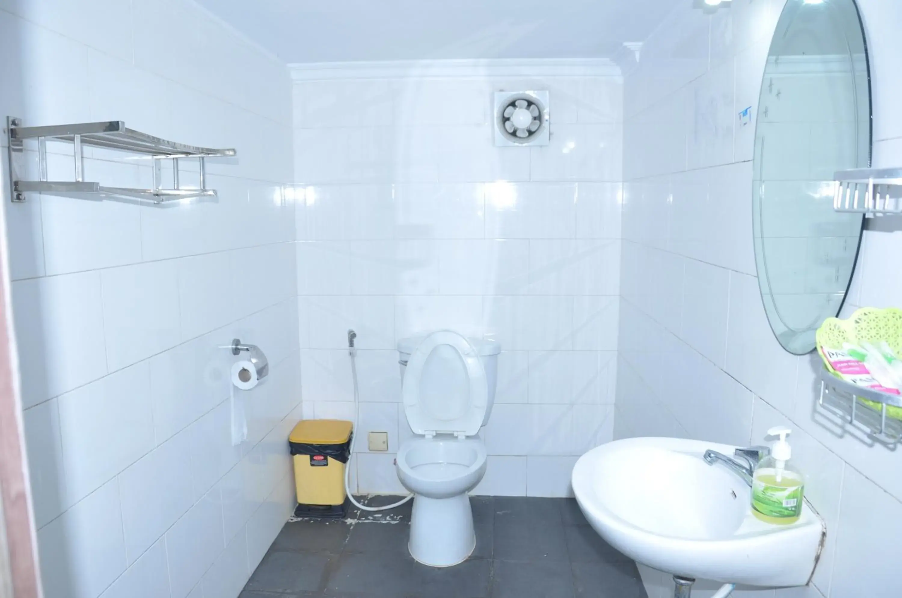 4 Family Room 6 in Velkommen Guesthouse Phnom Penh 4 Family Room 6 in Velkommen Guesthouse Phnom Penh