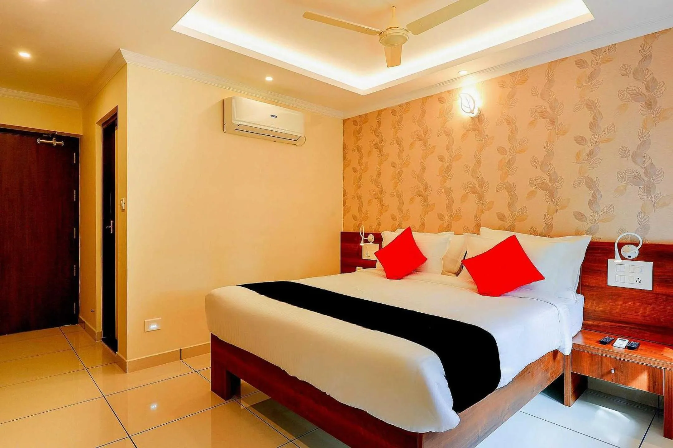 Bedroom, Bed in Super Collection O Companion Leisure Homes
