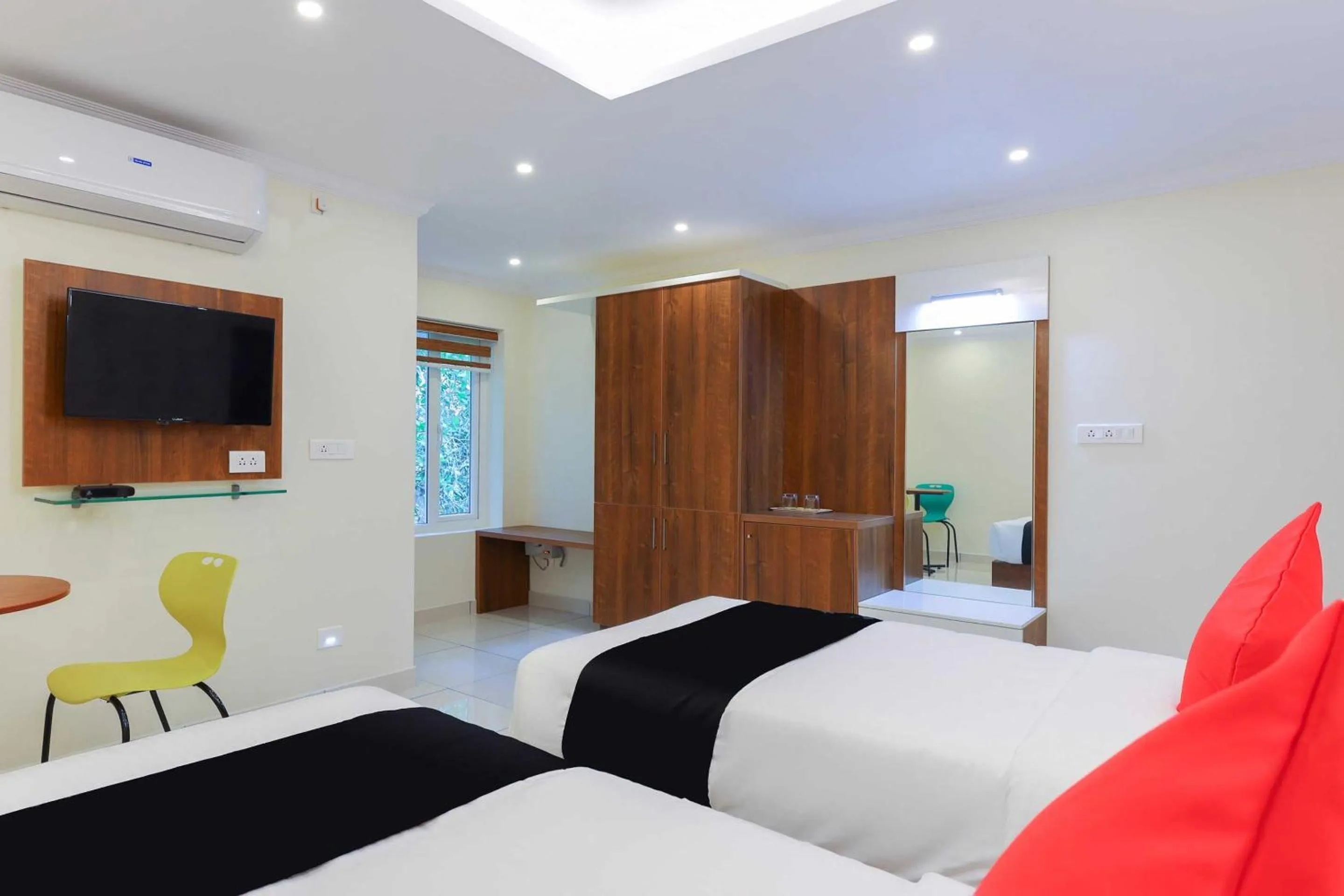 Bedroom, Bed in Super Collection O Companion Leisure Homes