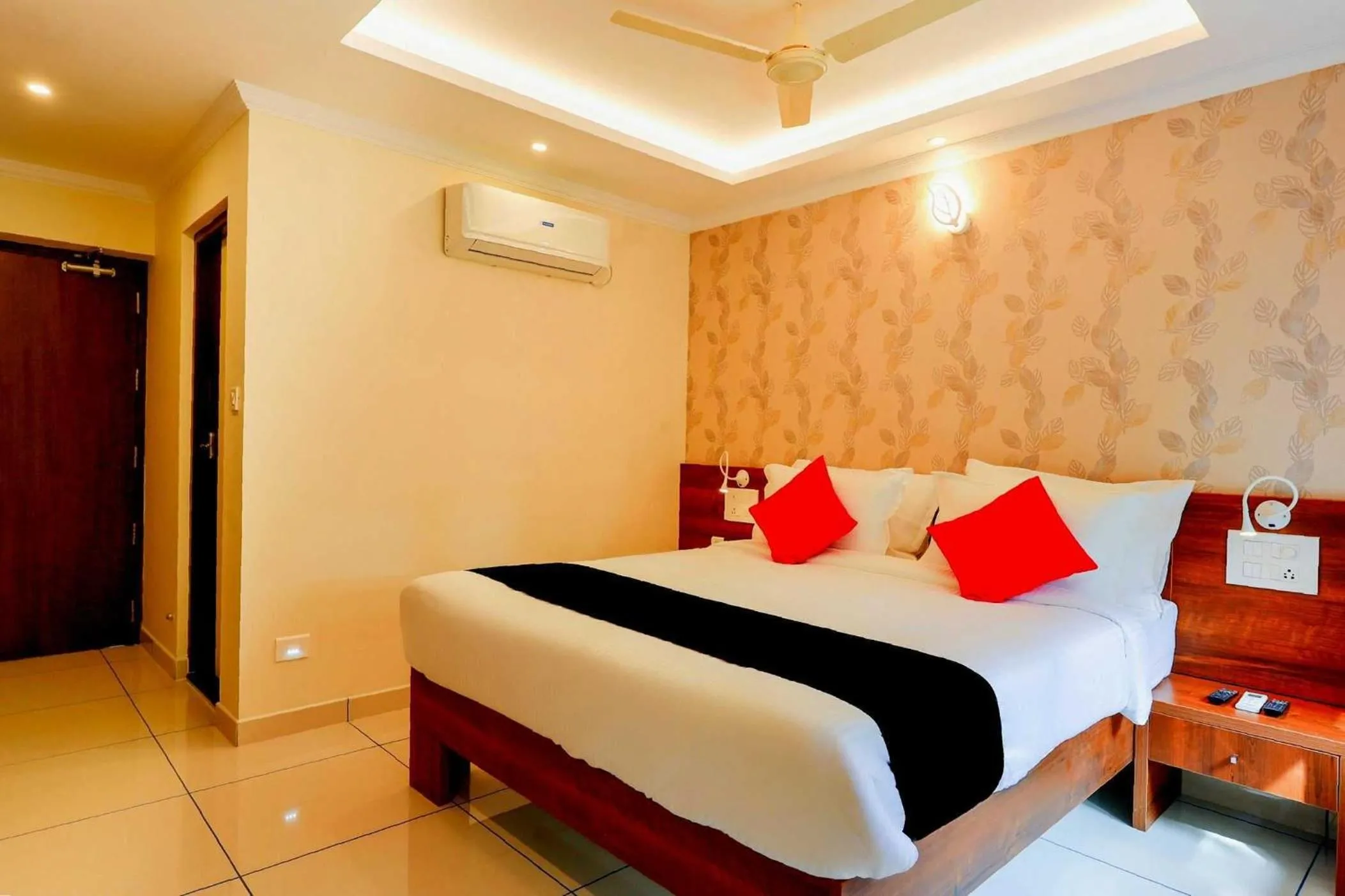 Bedroom, Bed in Super Collection O Companion Leisure Homes
