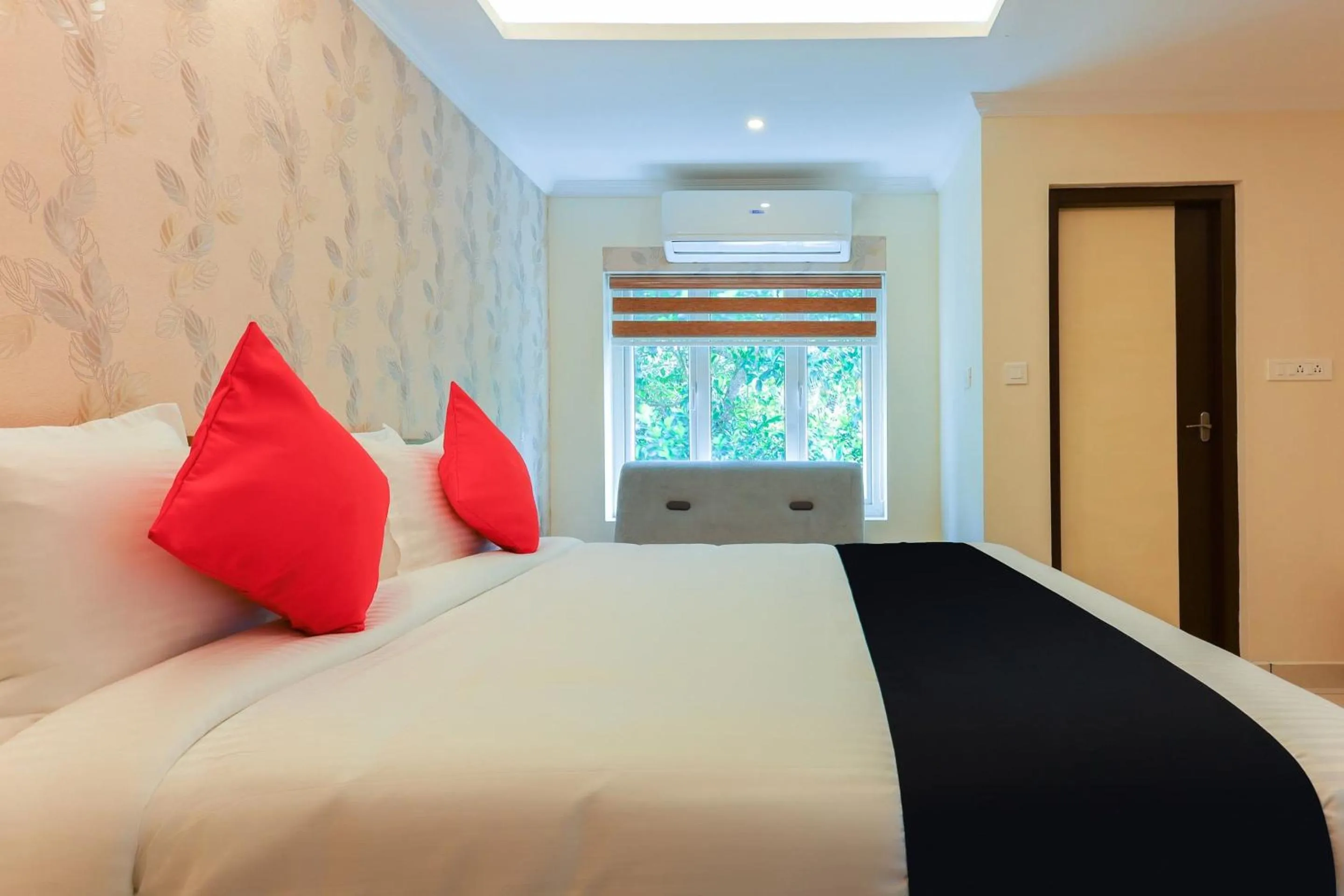 Bedroom, Bed in Super Collection O Companion Leisure Homes