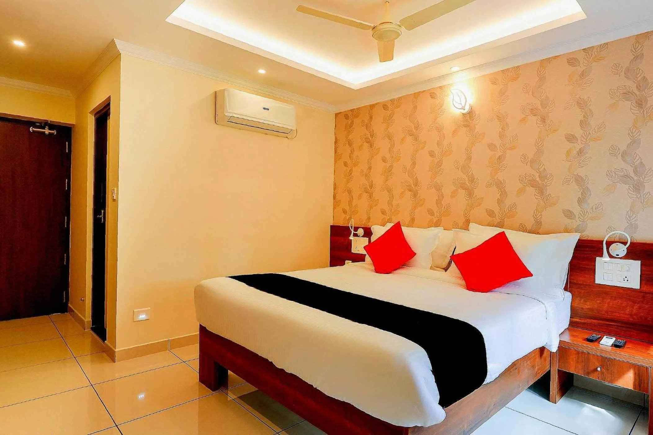 Bedroom, Bed in Super Collection O Companion Leisure Homes