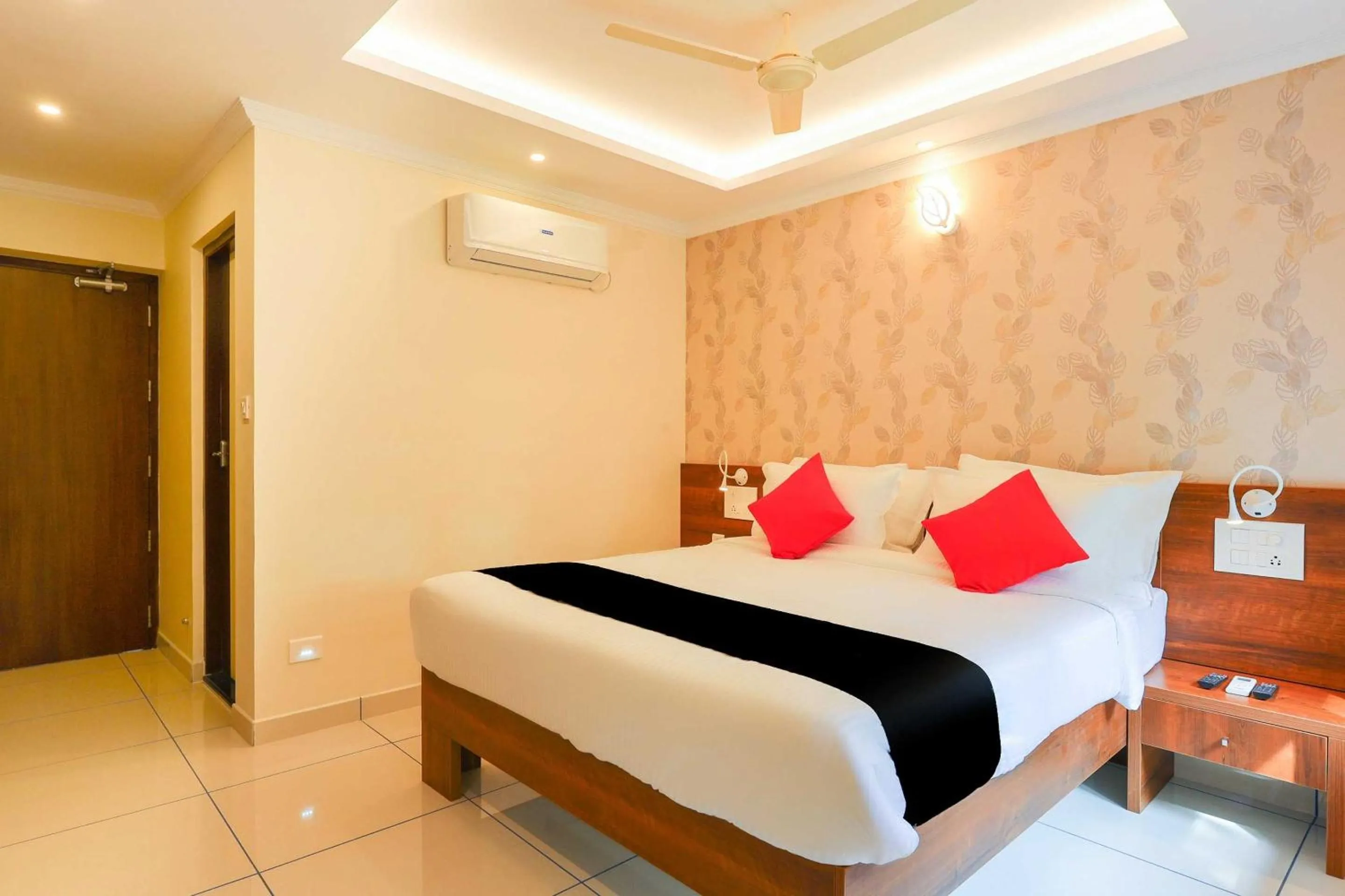 Bedroom, Bed in Super Collection O Companion Leisure Homes