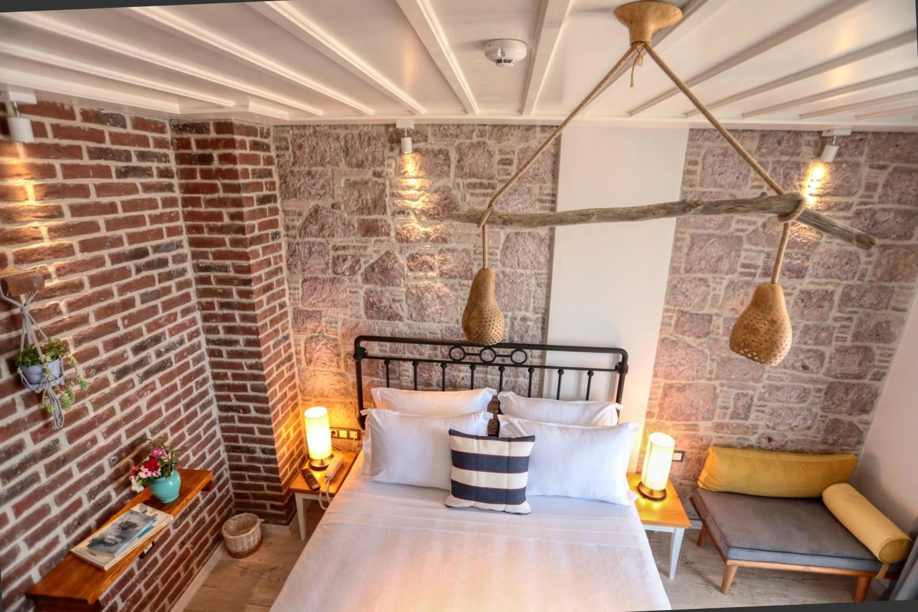 Bed in Sukha Cunda Otel