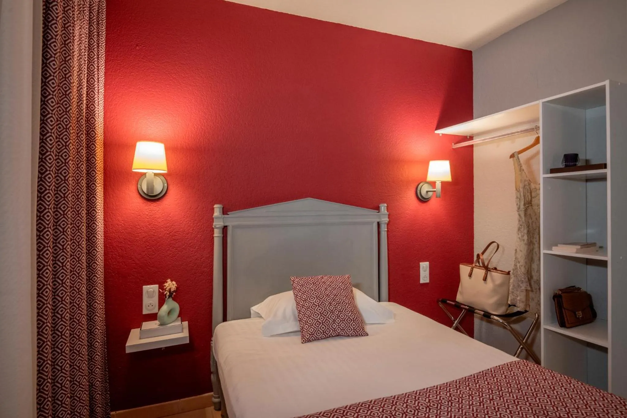 Photo of the whole room, Bed in Hotel du Forum