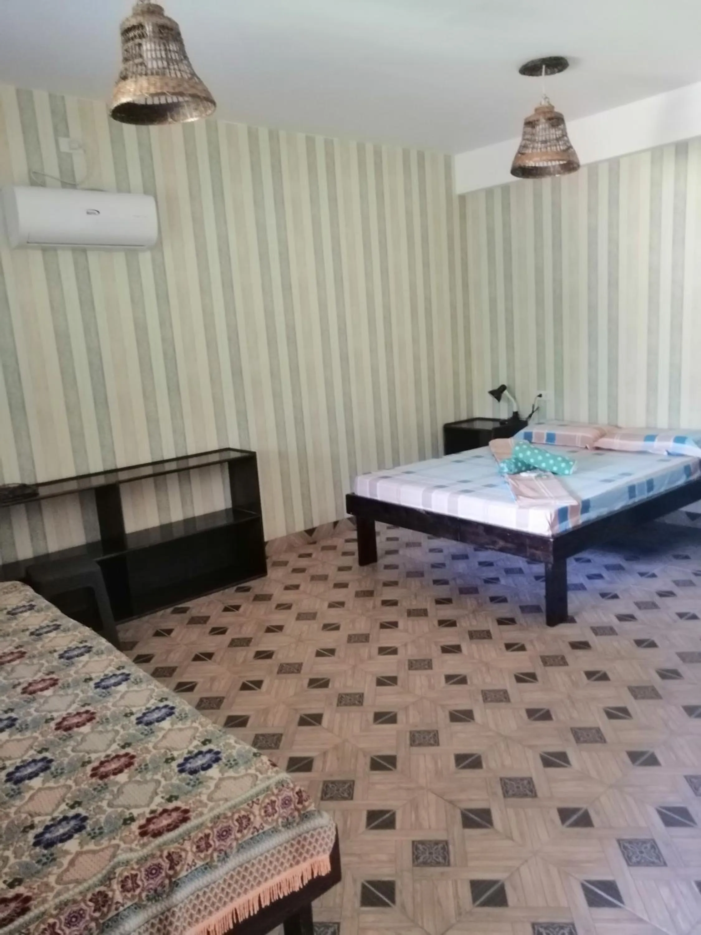 Bed in Eddie`s Beach Resort Siargao