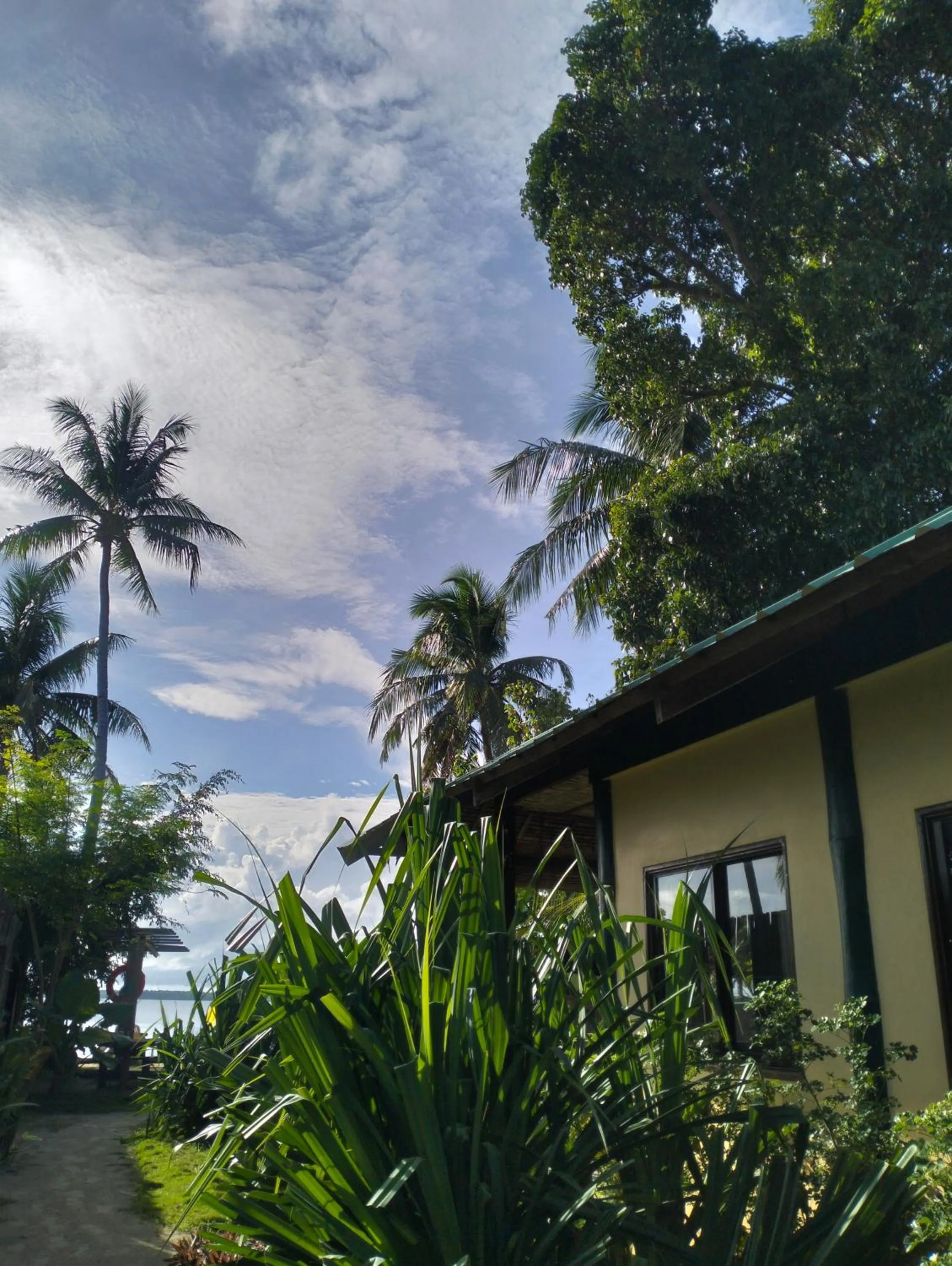 Eddie`s Beach Resort Siargao