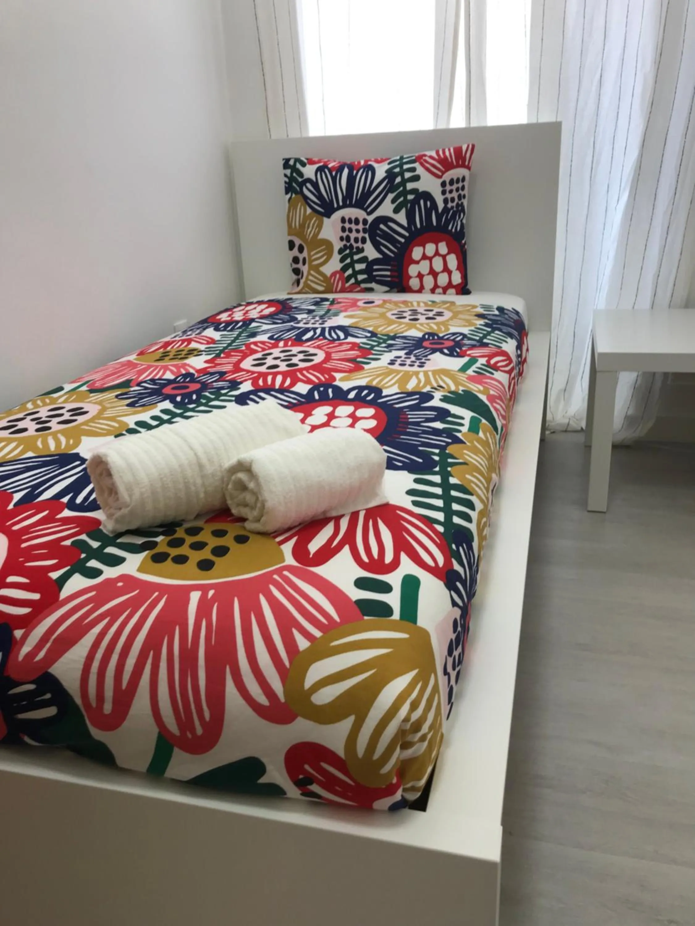 Property building, Bed in Charming episode