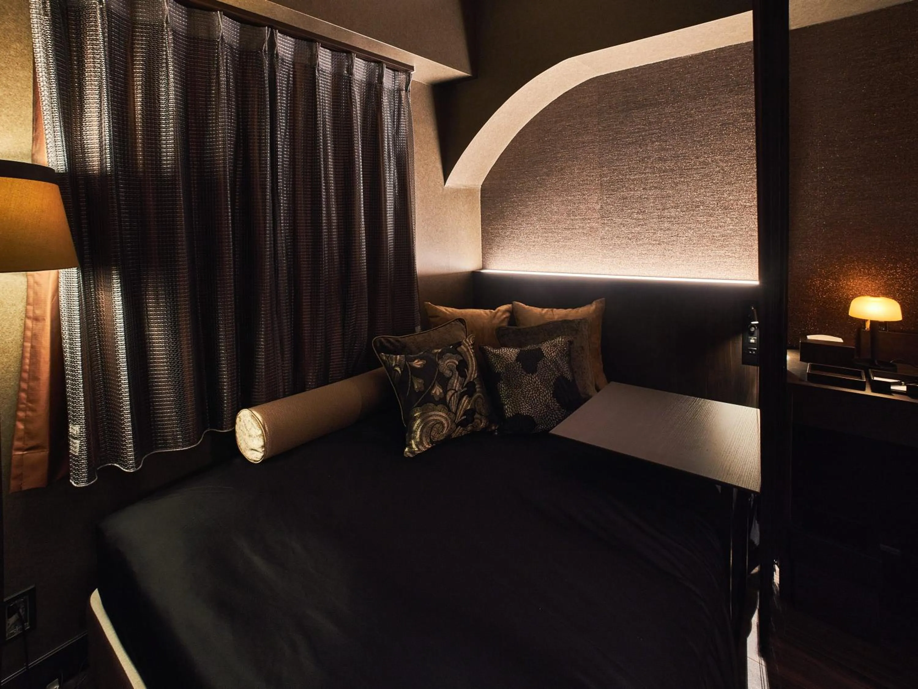 Photo of the whole room, Bed in Roppongi Hotel S