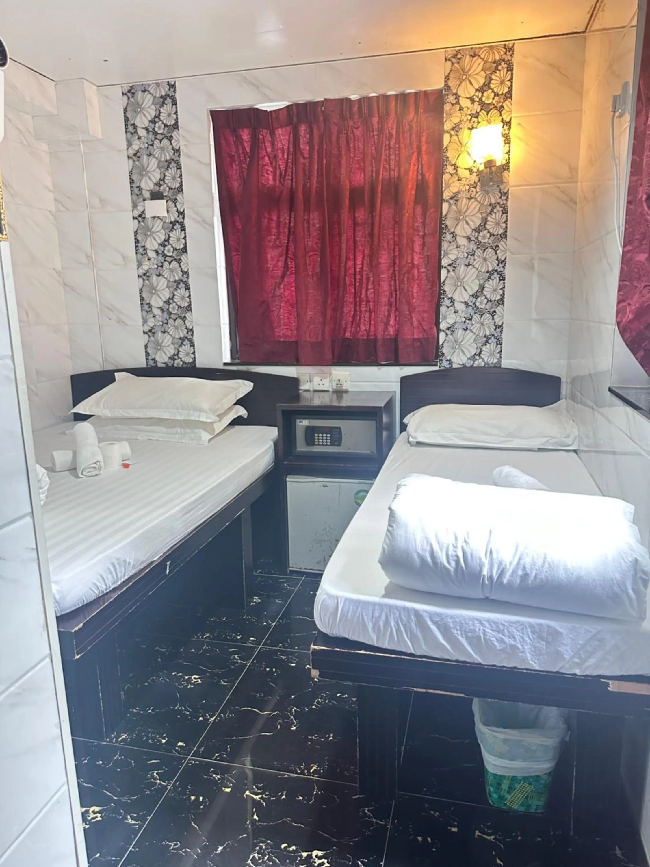 Bed in Pay-Less Guesthouse (7/F A9)
