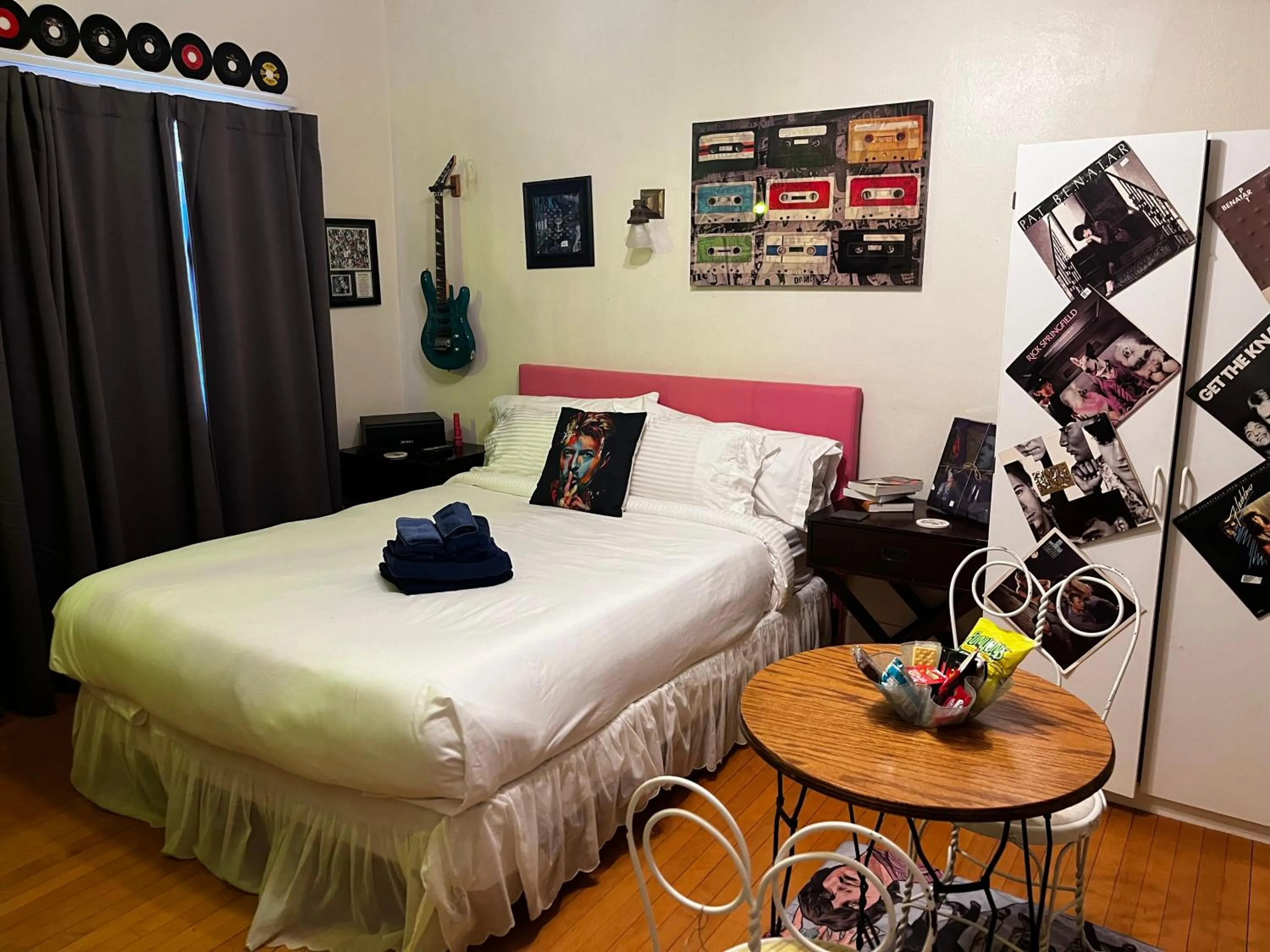 Bed in Greenway Manor