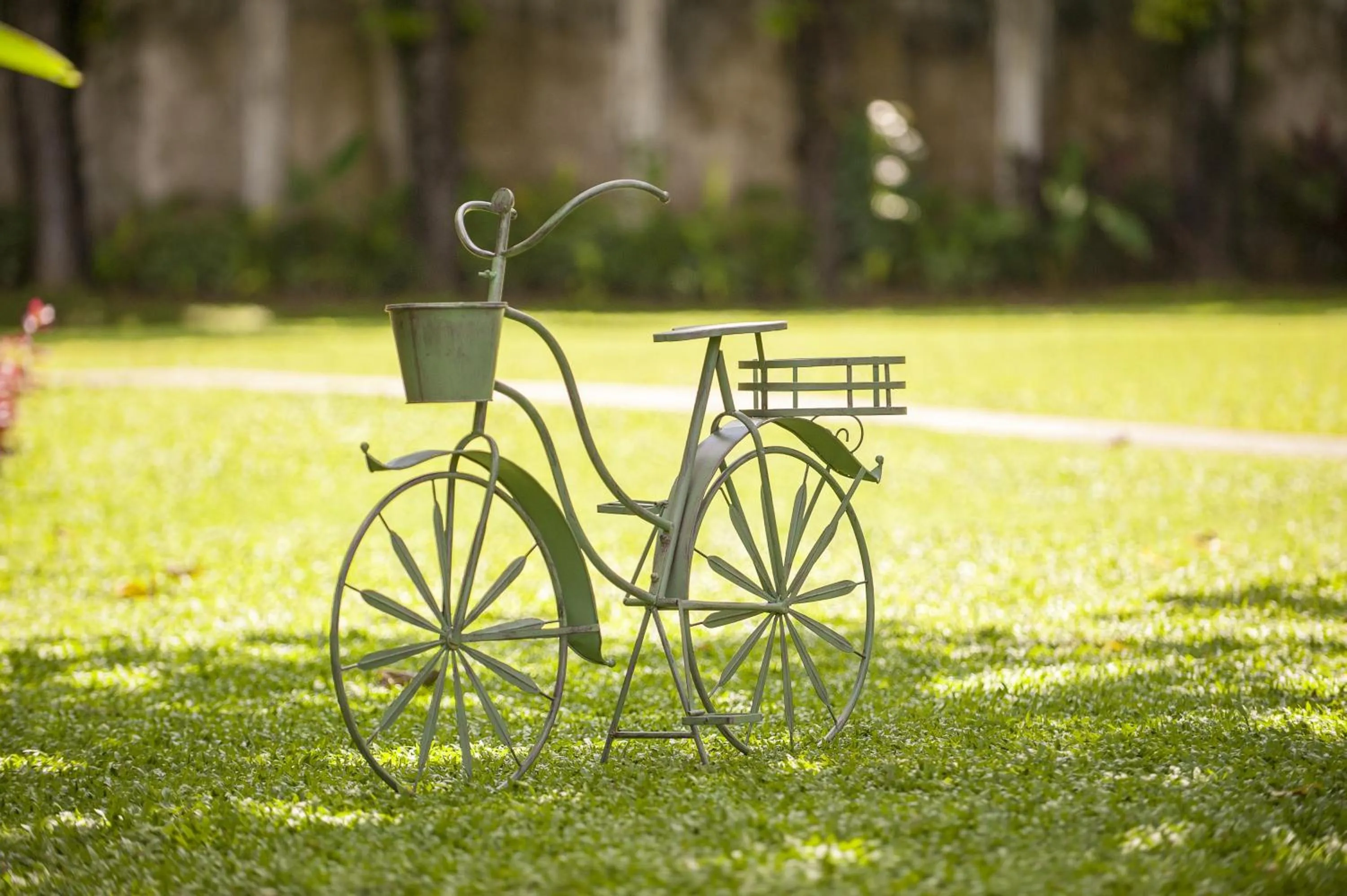 Garden in Montebello Villa Hotel