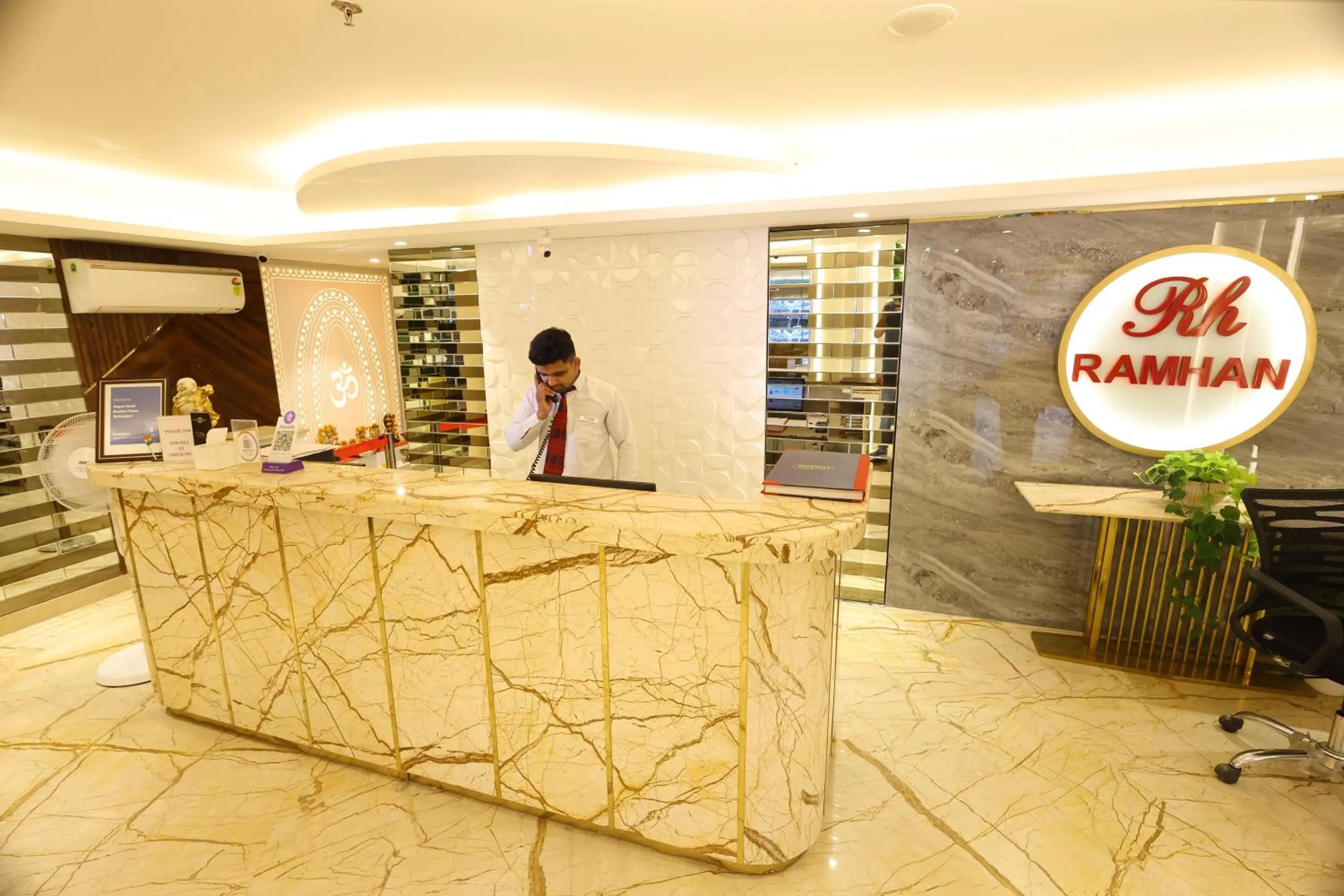 Lobby or reception in Airport Hotel Ramhan Palace Mahipalpur