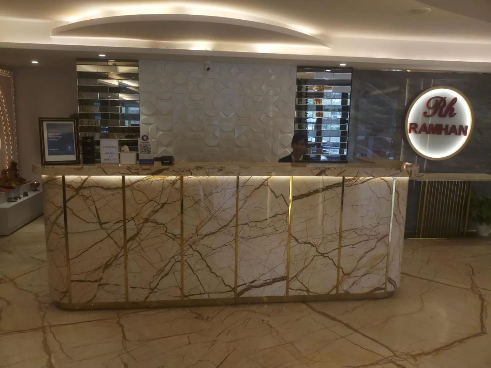 Lobby or reception in Airport Hotel Ramhan Palace Mahipalpur