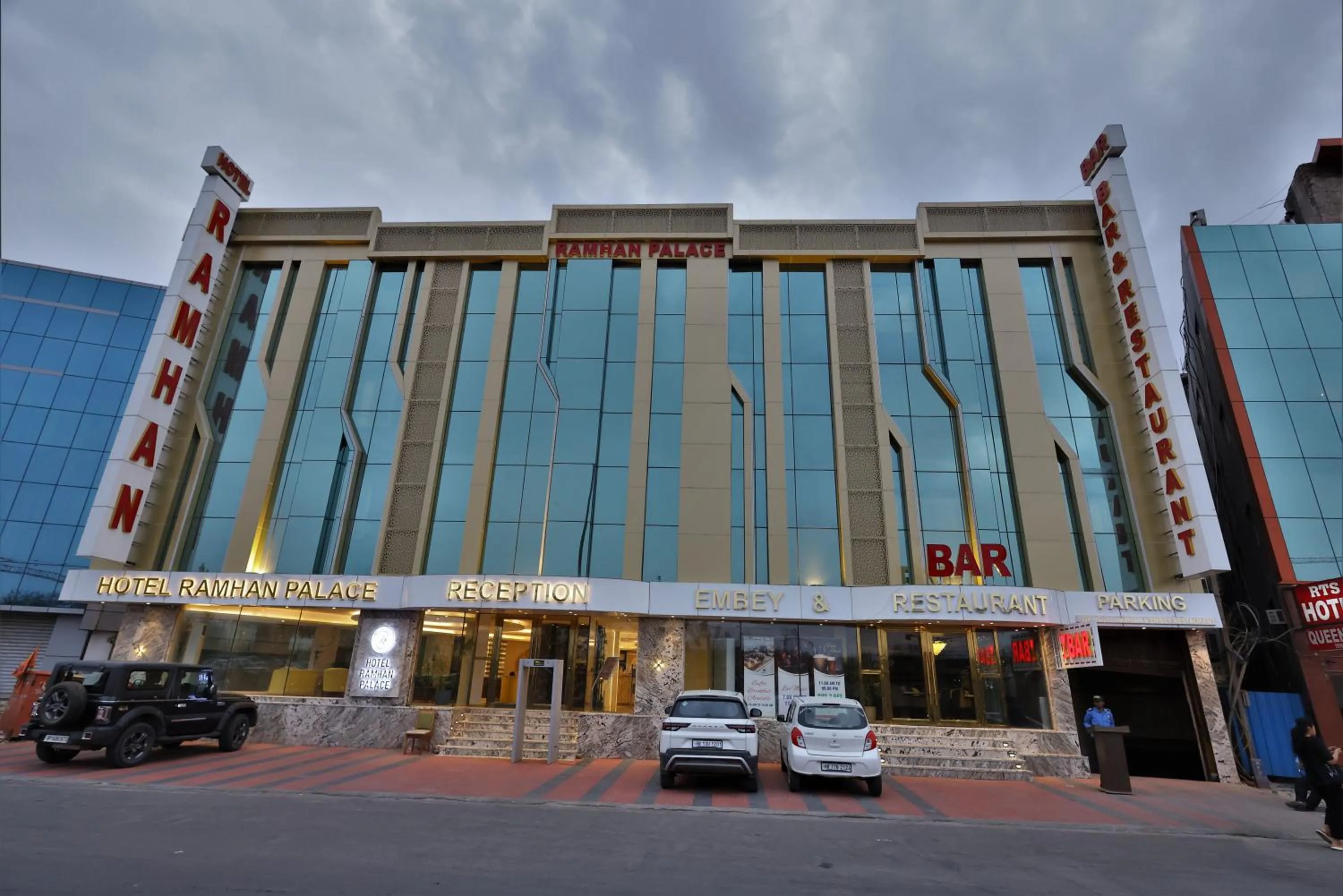 Property building in Airport Hotel Ramhan Palace Mahipalpur